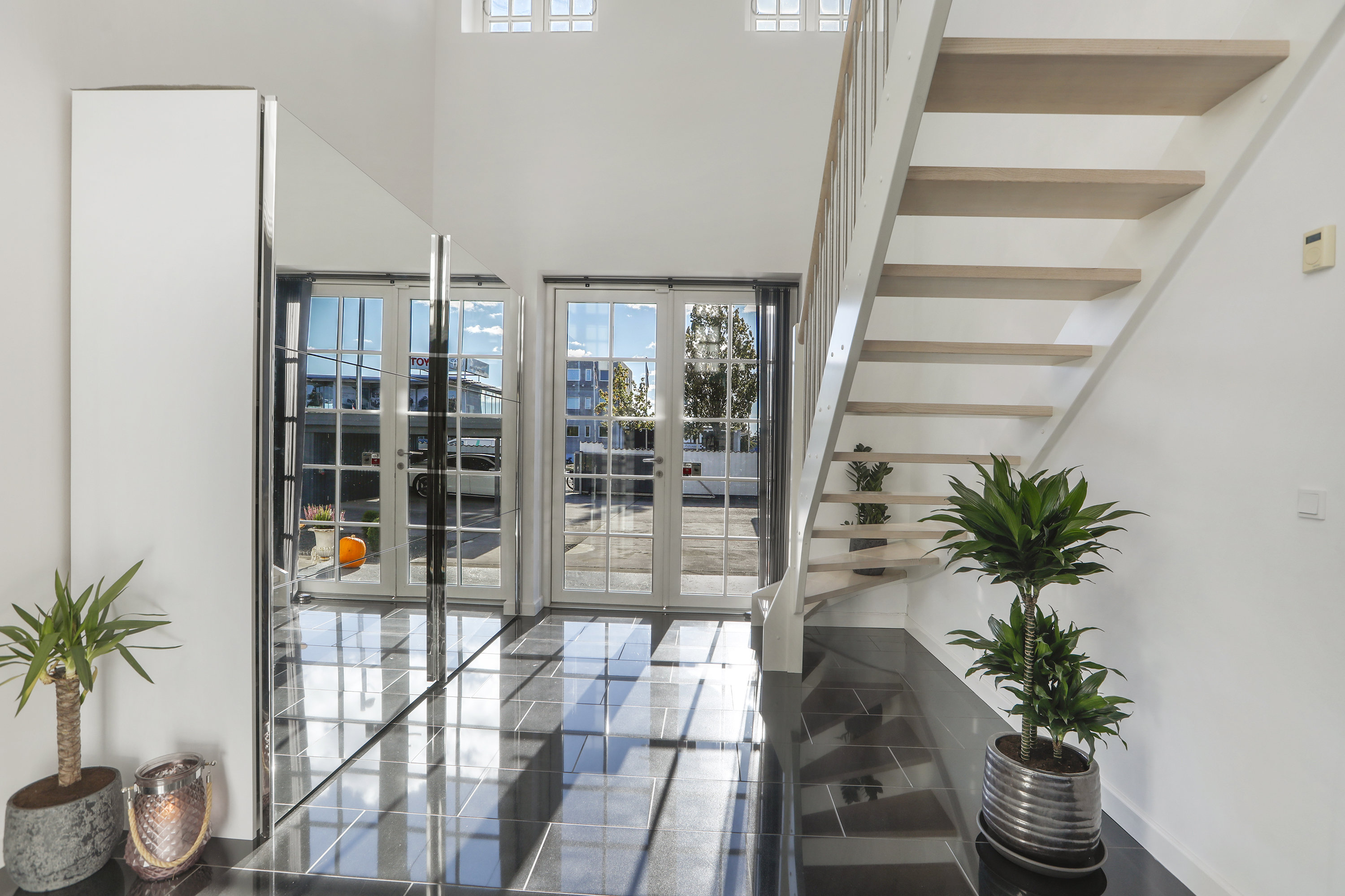 Fremhævet hall billede i fuldskærmstilstand. Billede af Herlev Hovedgade 194, 2730 Herlev