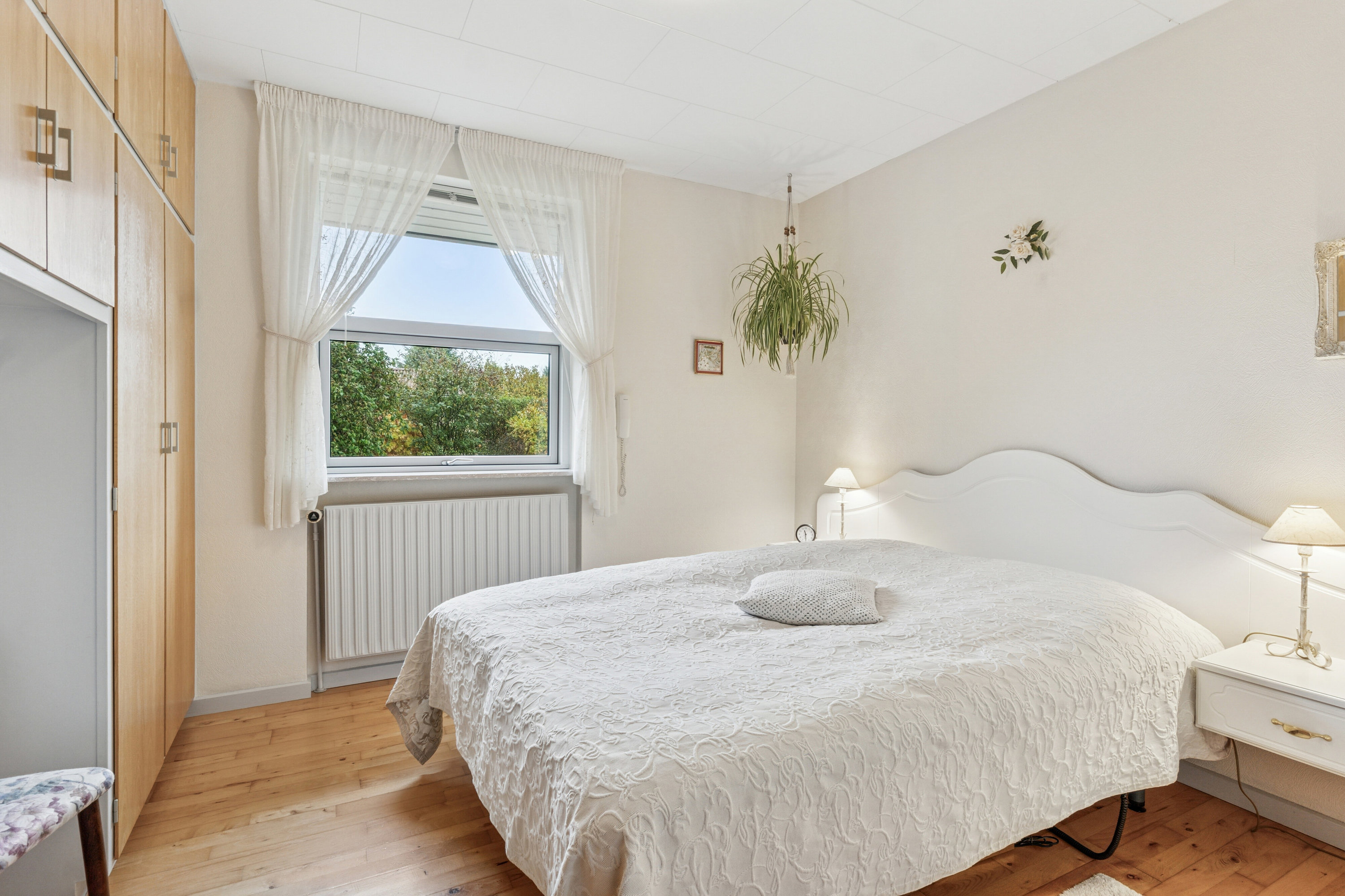 Fremhævet soveværelse billede i fuldskærmstilstand. Billede af Irisvej 13, 9870 Sindal