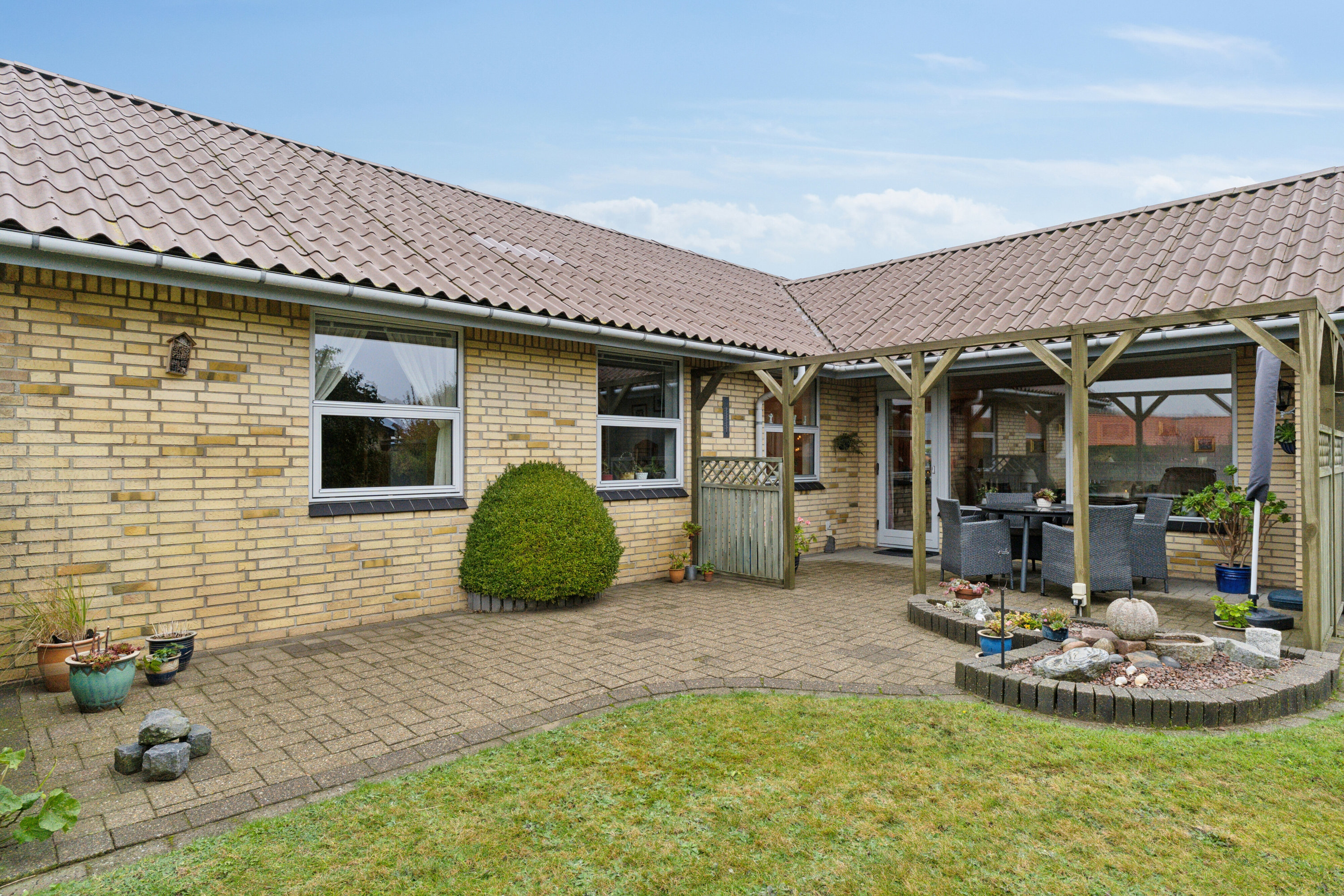 Fremhævet terrasse billede i fuldskærmstilstand. Billede af Irisvej 13, 9870 Sindal