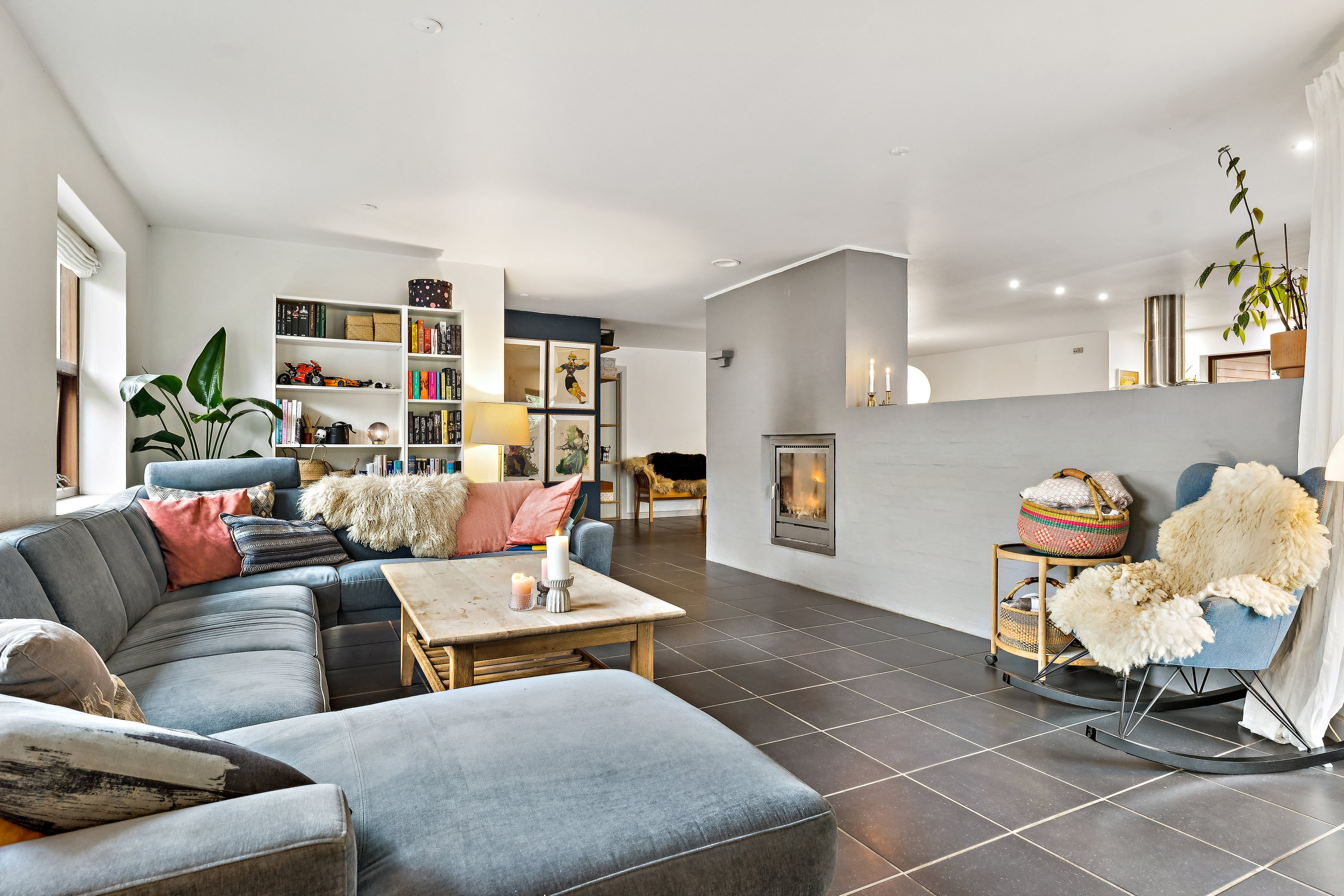 Fremhævet stue billede i fuldskærmstilstand. Billede af Godset 7, 8870 Langå