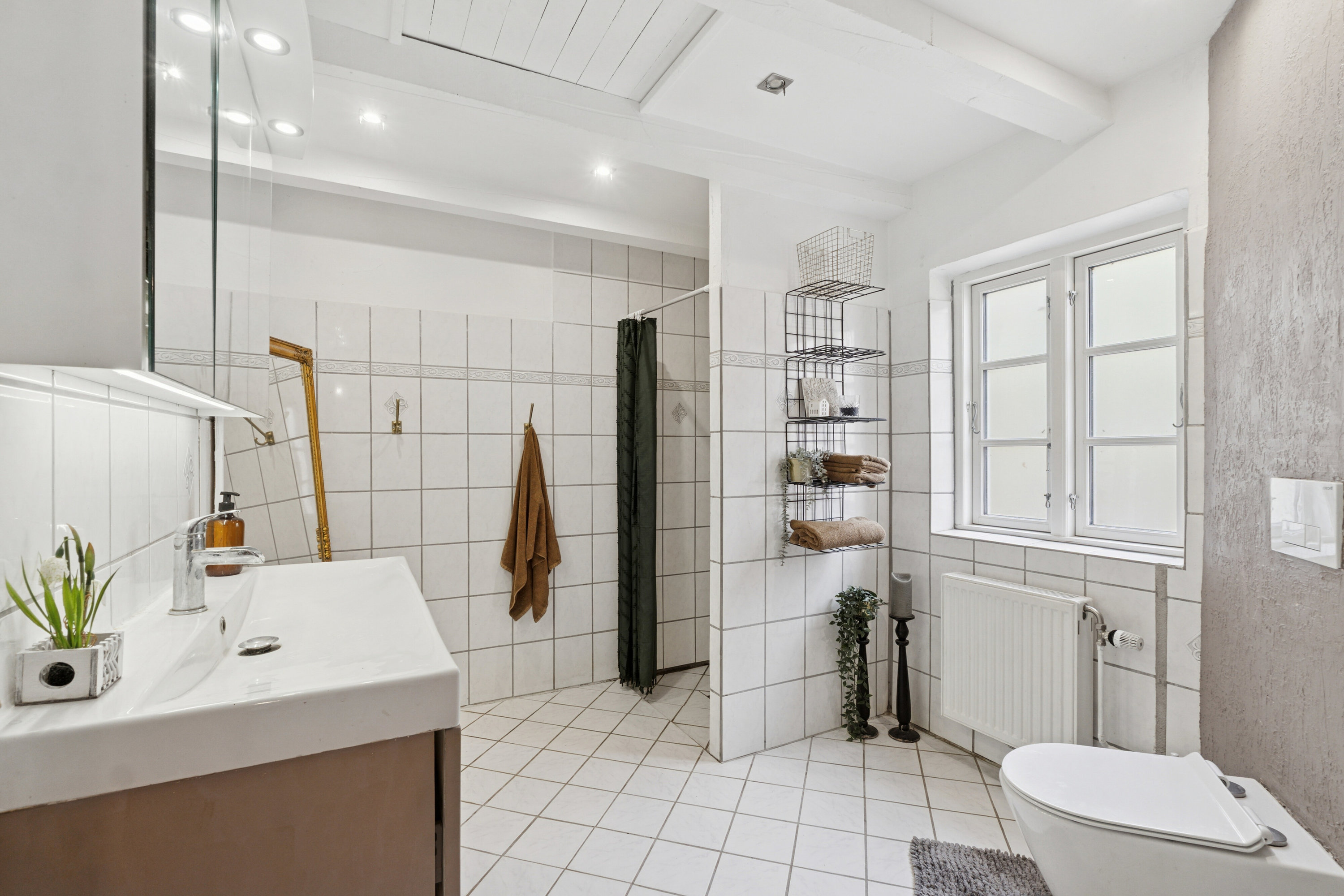 Fremhævet badeværelse billede i fuldskærmstilstand. Billede af Værslev Bygade 9B, Værslev, 4400 Kalundborg