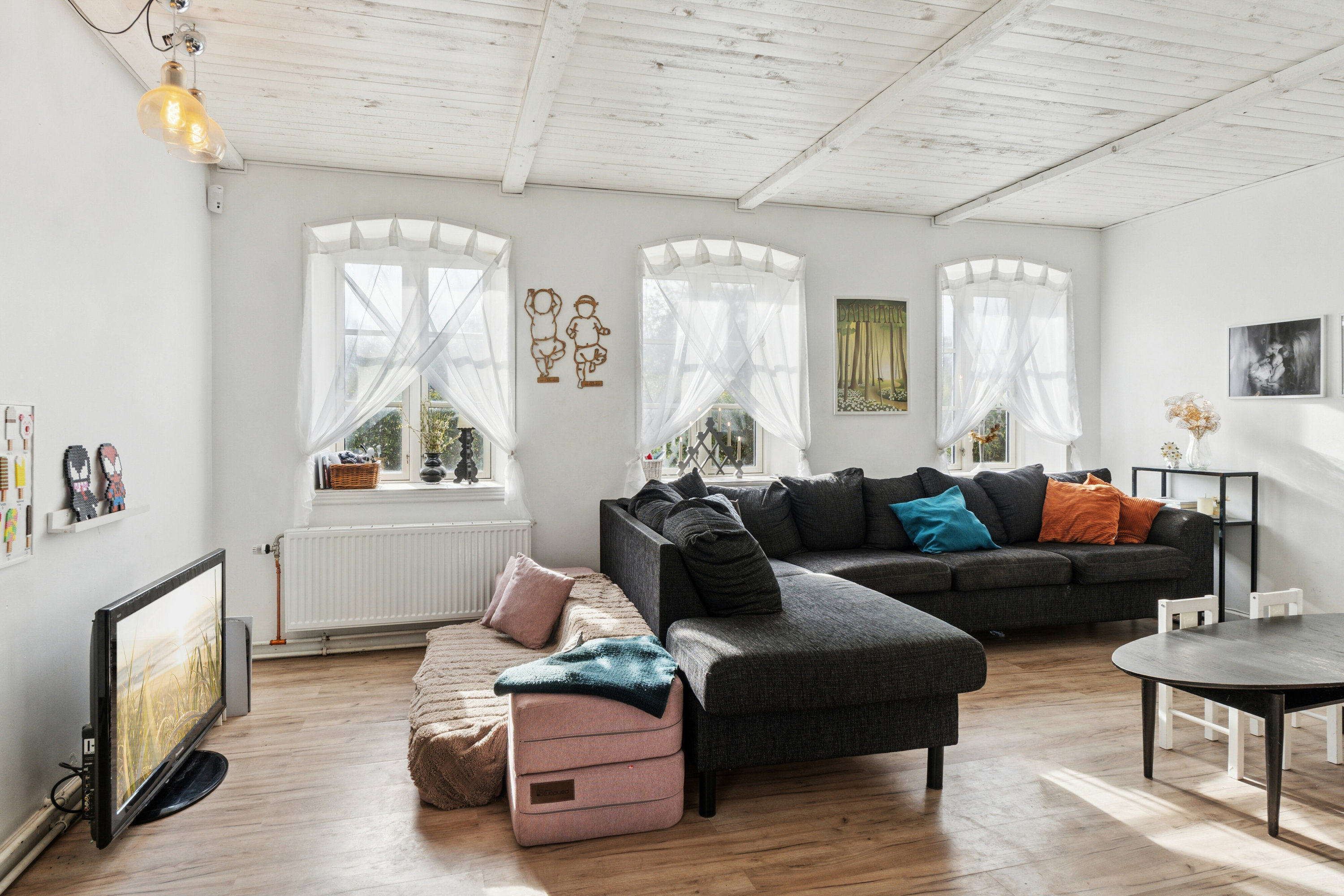 Fremhævet stue billede i fuldskærmstilstand. Billede af Værslev Bygade 9B, Værslev, 4400 Kalundborg