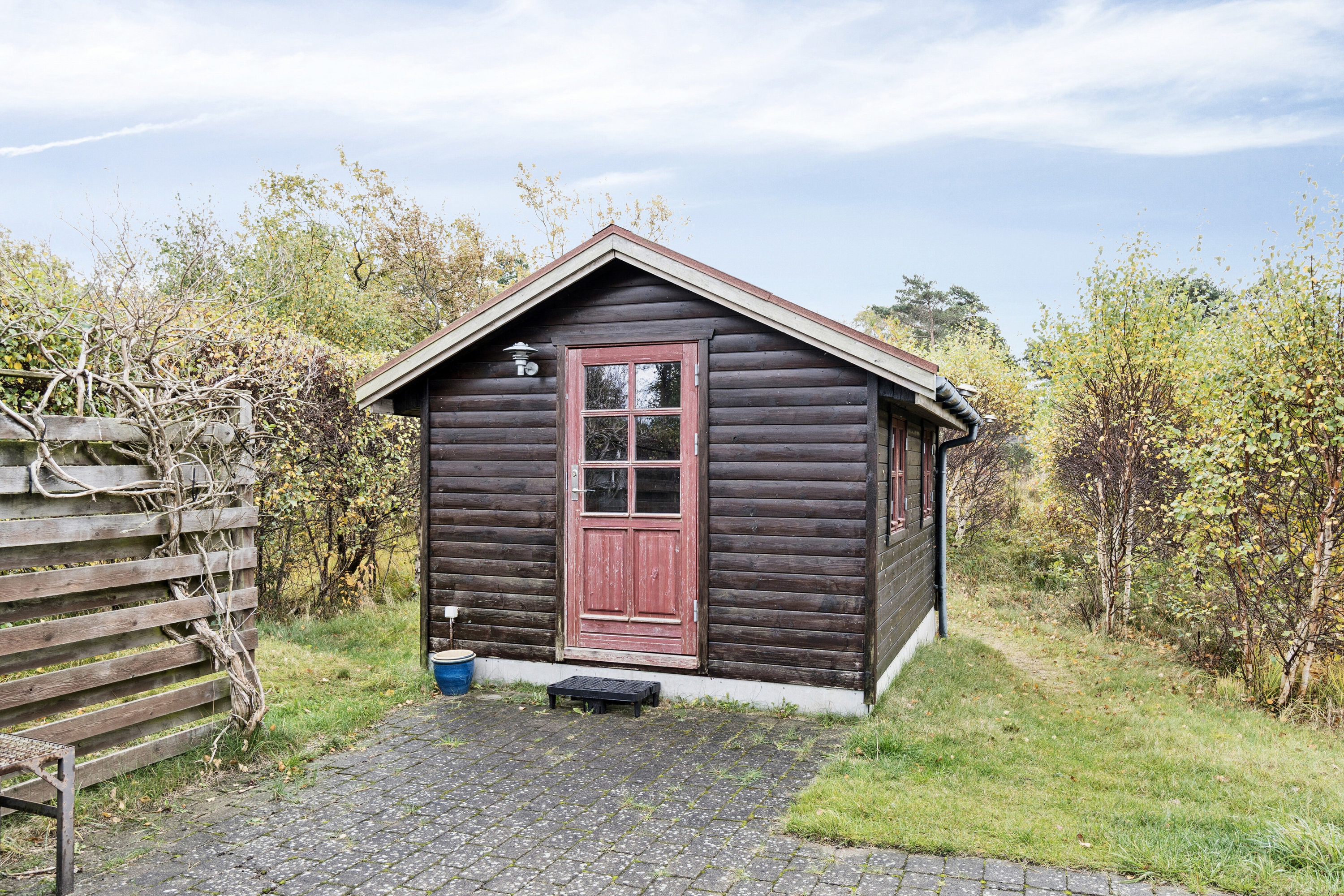 Fremhævet set fra vejen billede i fuldskærmstilstand. Billede af Gudmindrup Strandvej 98, Gudmindrup Lyng, 4573 Højby