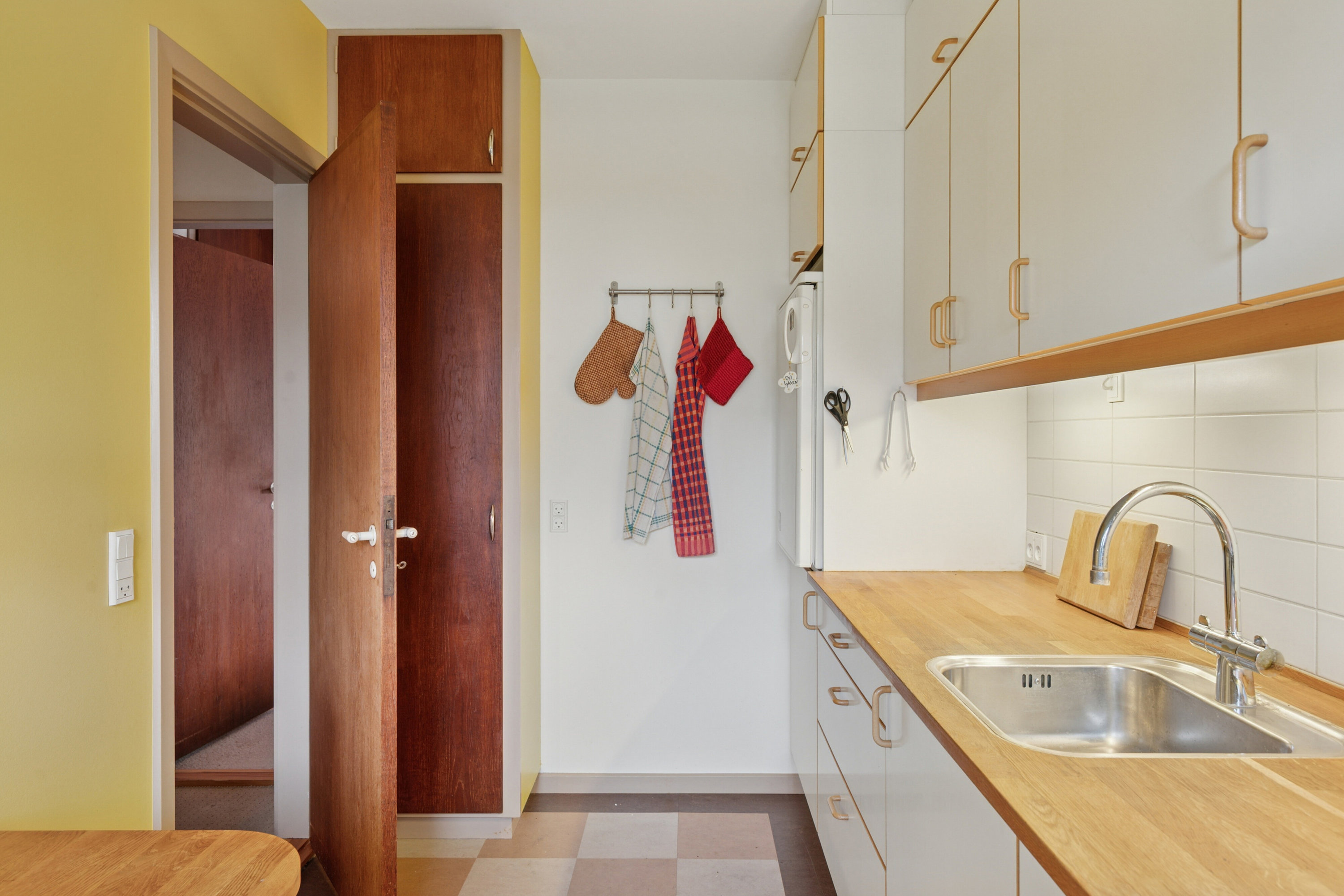 Fremhævet køkken billede i fuldskærmstilstand. Billede af Snerlevej 18, 4000 Roskilde