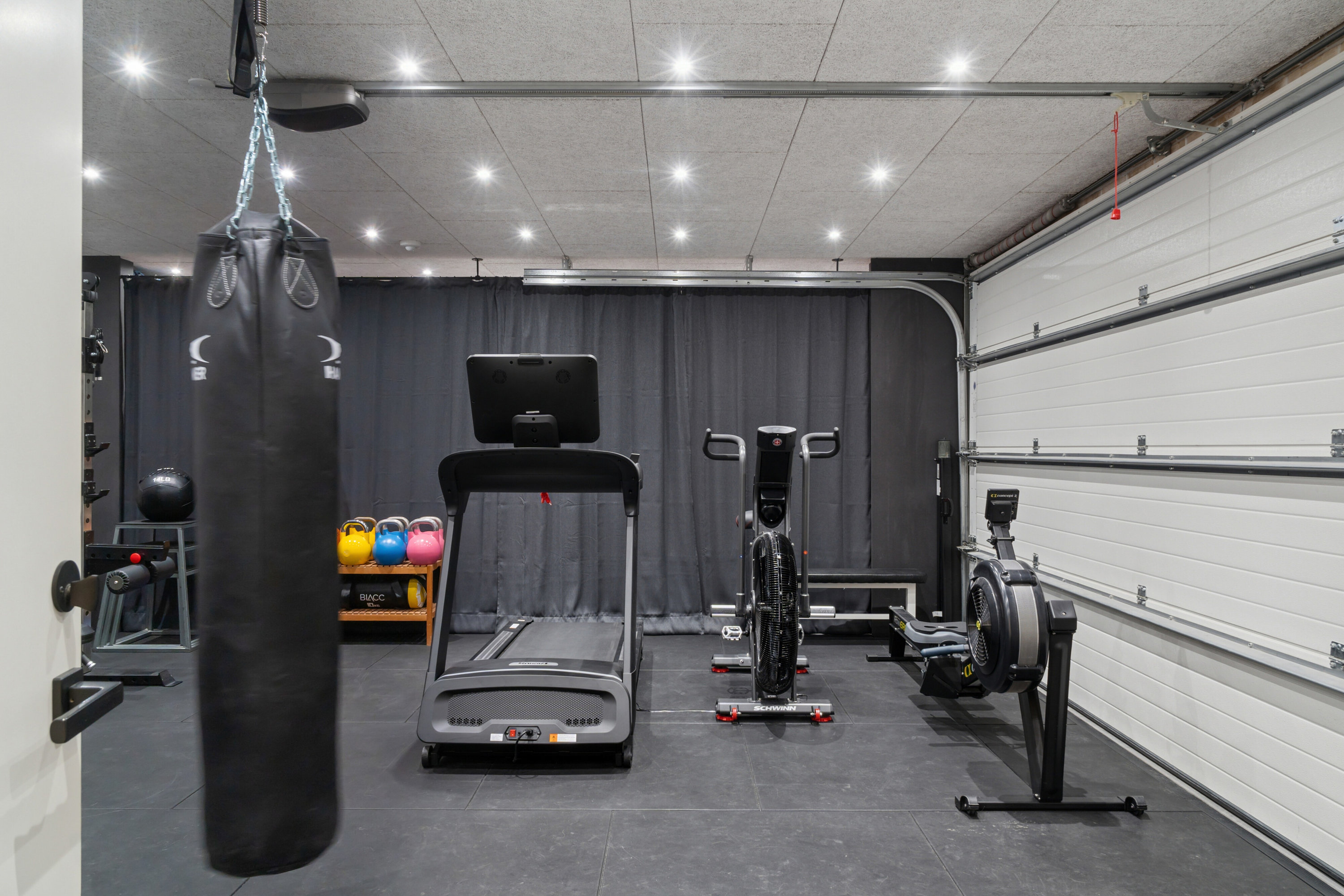 Fremhævet garage billede i fuldskærmstilstand. Billede af Jyllands Allé 111B, 8270 Højbjerg