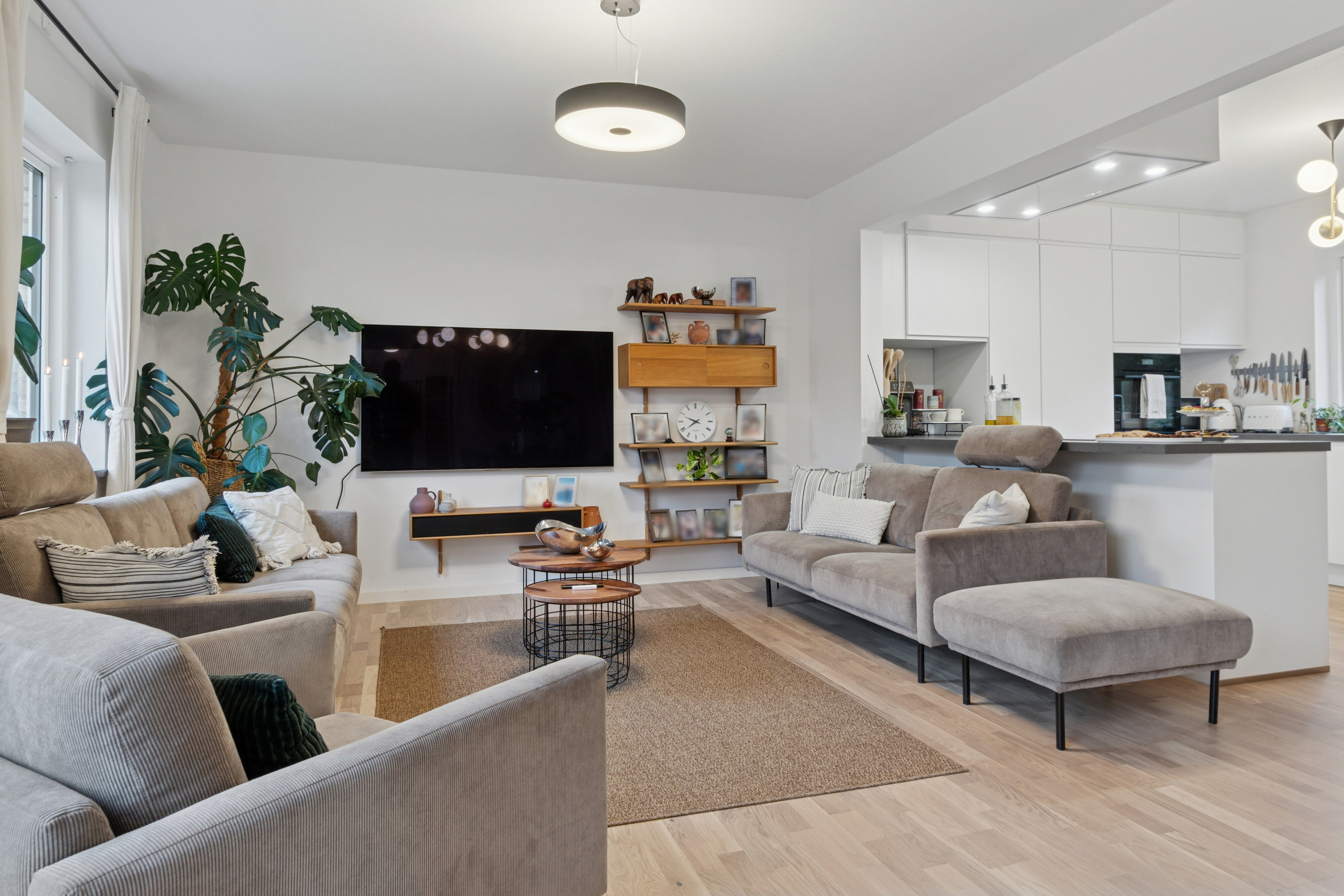 Fremhævet stue billede i fuldskærmstilstand. Billede af Bibliotekvej 30, 2650 Hvidovre