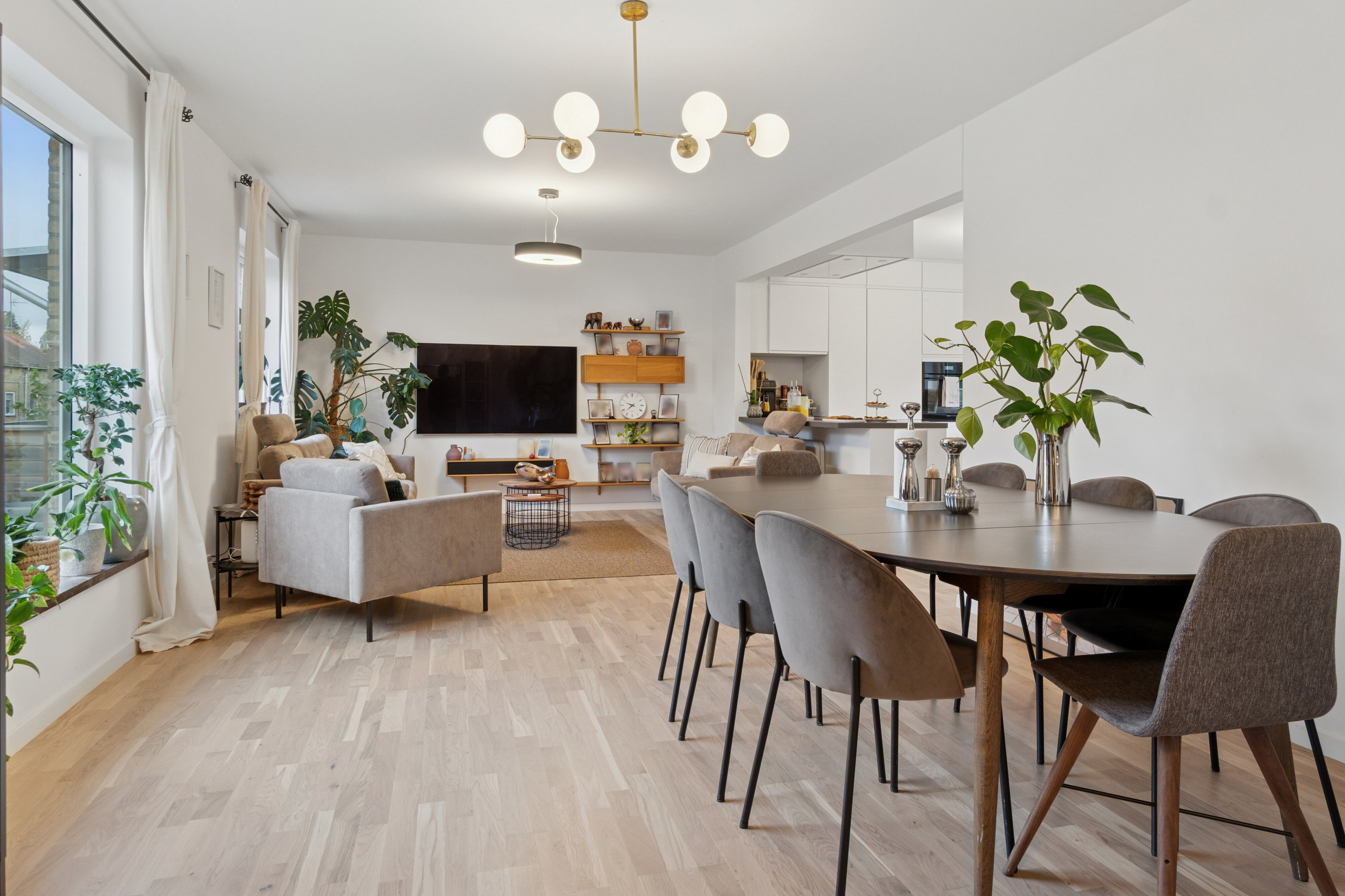 Miniaturebillede 1: spisestue. Billede af Bibliotekvej 30, 2650 Hvidovre