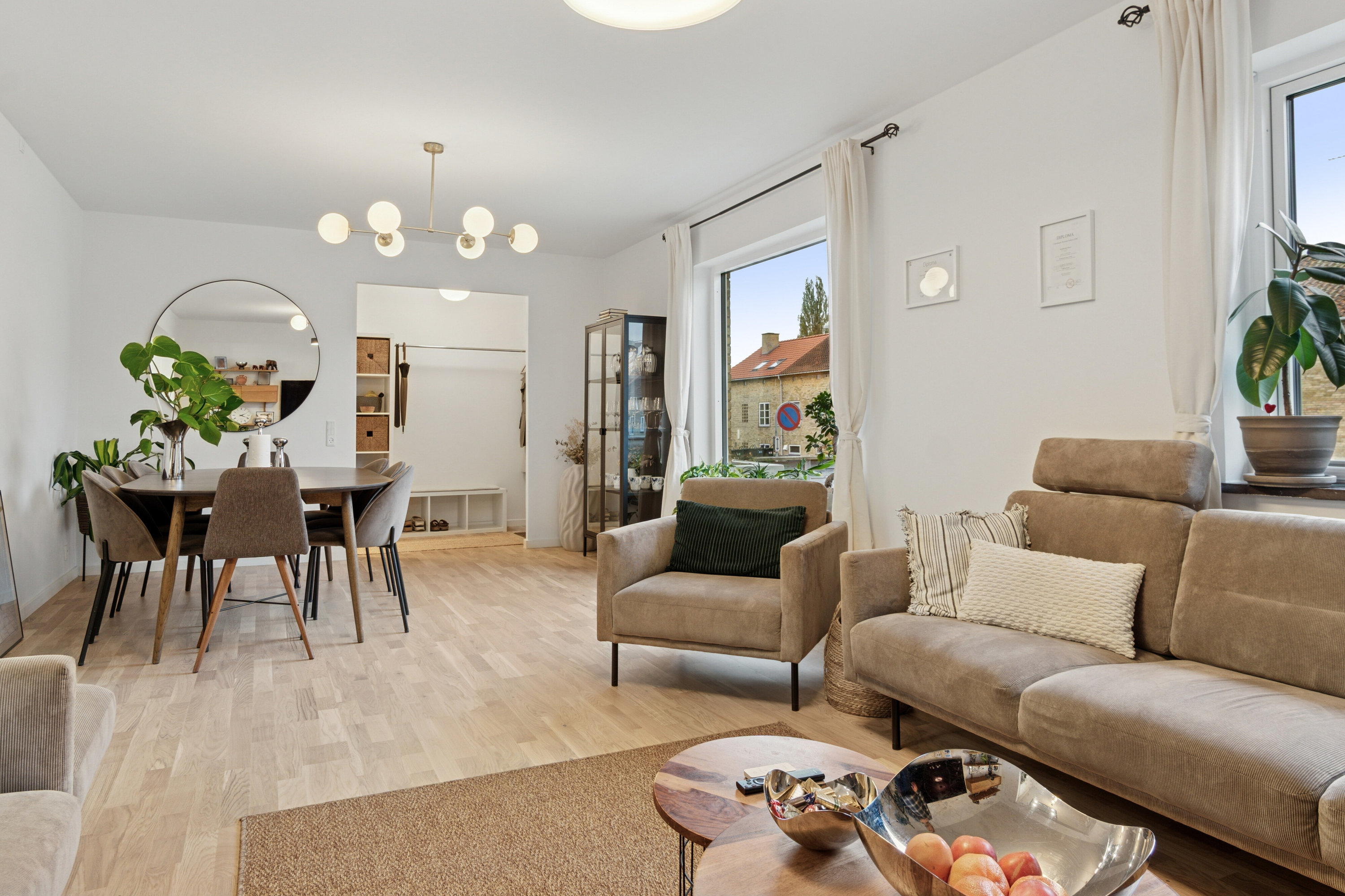 Fremhævet stue billede i fuldskærmstilstand. Billede af Bibliotekvej 30, 2650 Hvidovre