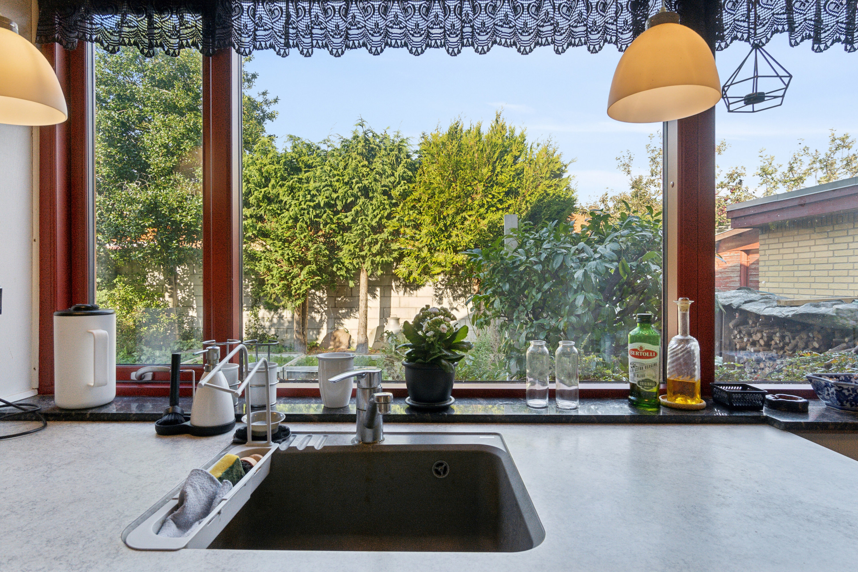 Fremhævet indendørs billede i fuldskærmstilstand. Billede af Pingels Alle 72, Rønne, 3700 Rønne