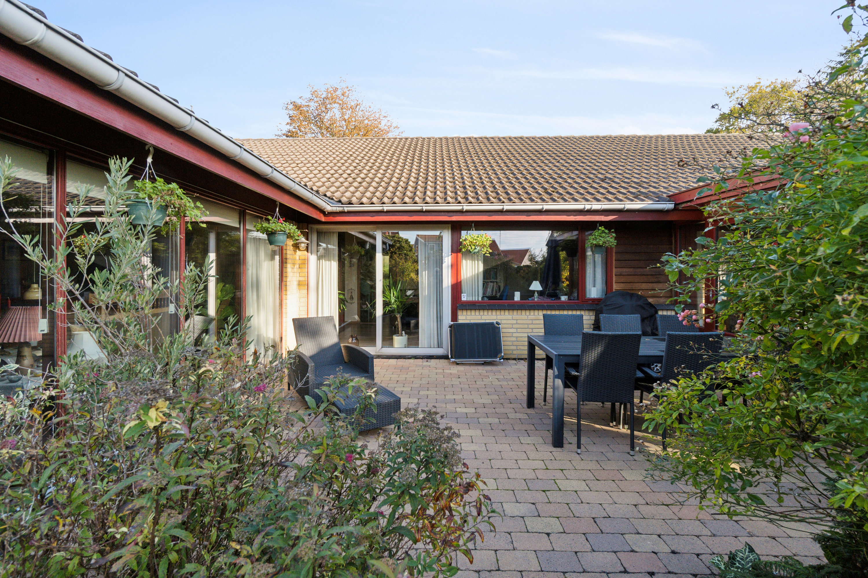 Fremhævet udendørs billede i fuldskærmstilstand. Billede af Pingels Alle 72, Rønne, 3700 Rønne