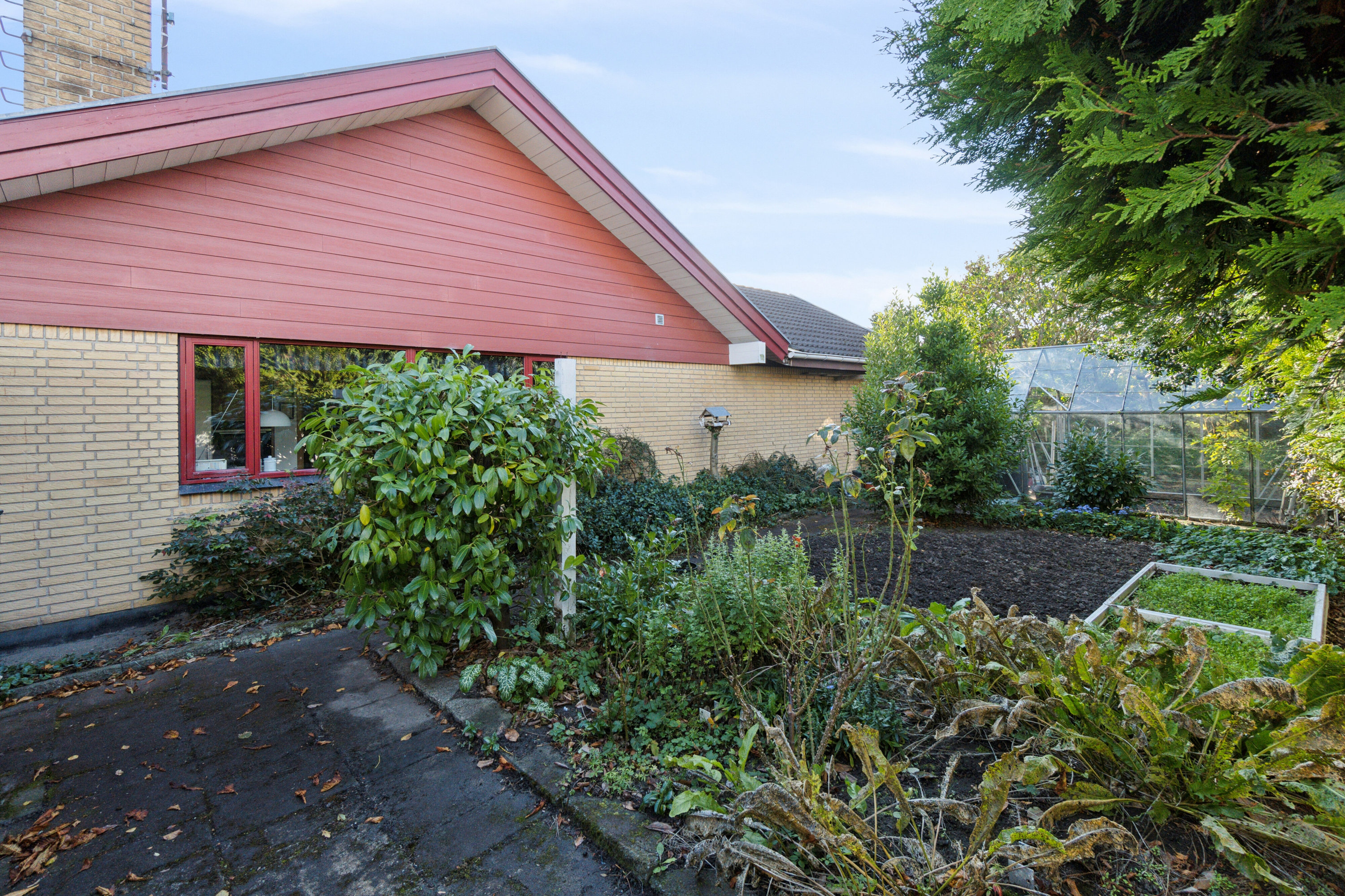 Fremhævet udendørs billede i fuldskærmstilstand. Billede af Pingels Alle 72, Rønne, 3700 Rønne