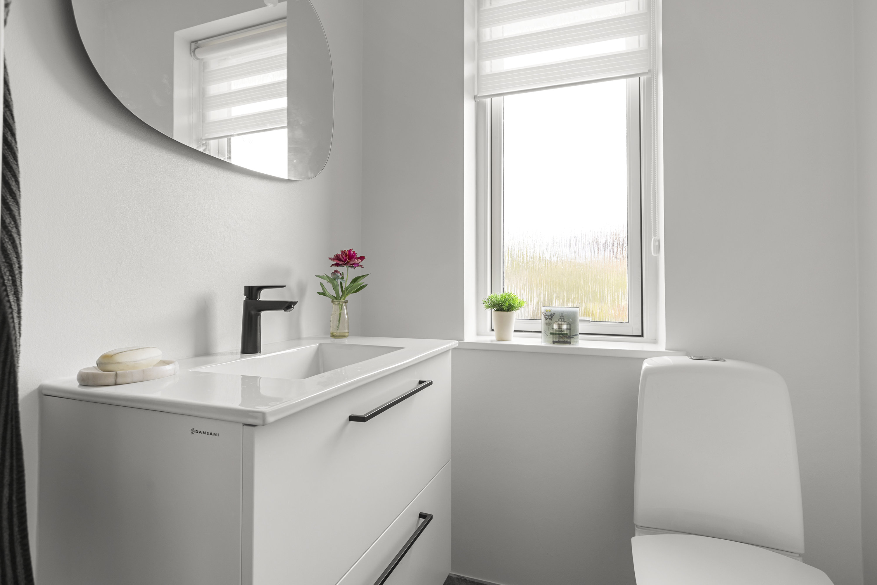 Fremhævet toilet billede i fuldskærmstilstand. Billede af Peter Damsvej 29, 4180 Sorø