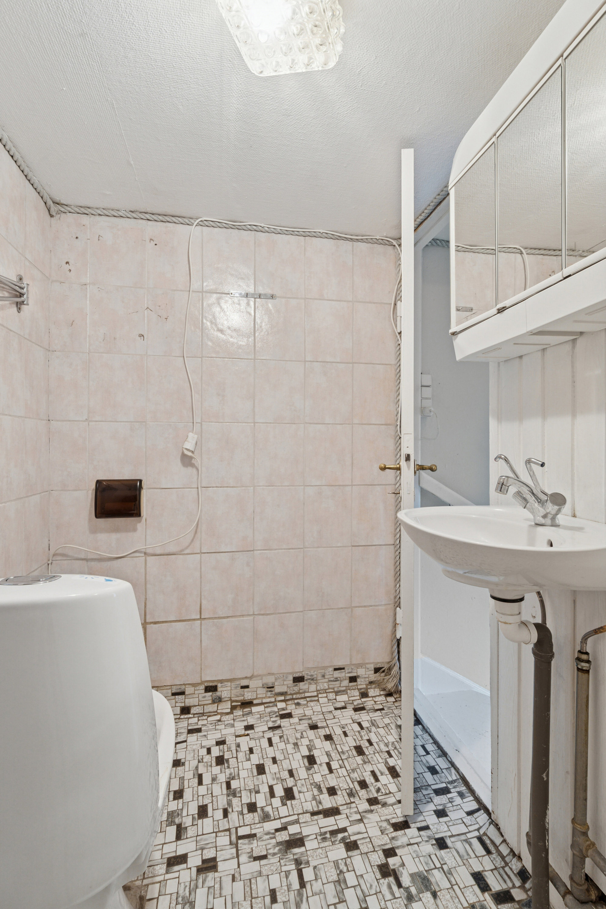 Fremhævet badeværelse billede i fuldskærmstilstand. Billede af Sneslevvej 39, Sneslev, 4250 Fuglebjerg