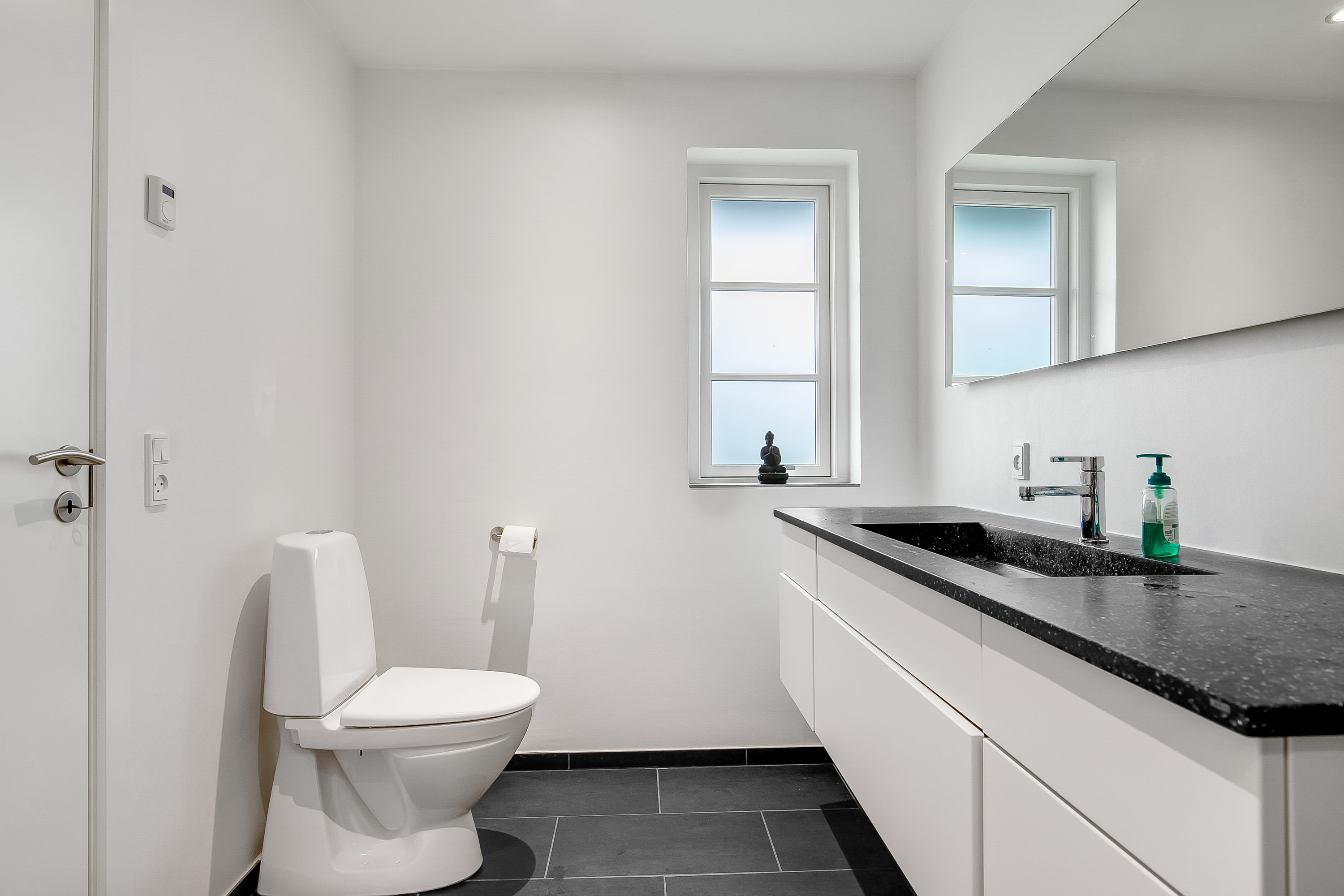 Fremhævet badeværelse billede i fuldskærmstilstand. Billede af Prangerager 84, Bredballe, 7120 Vejle Øst