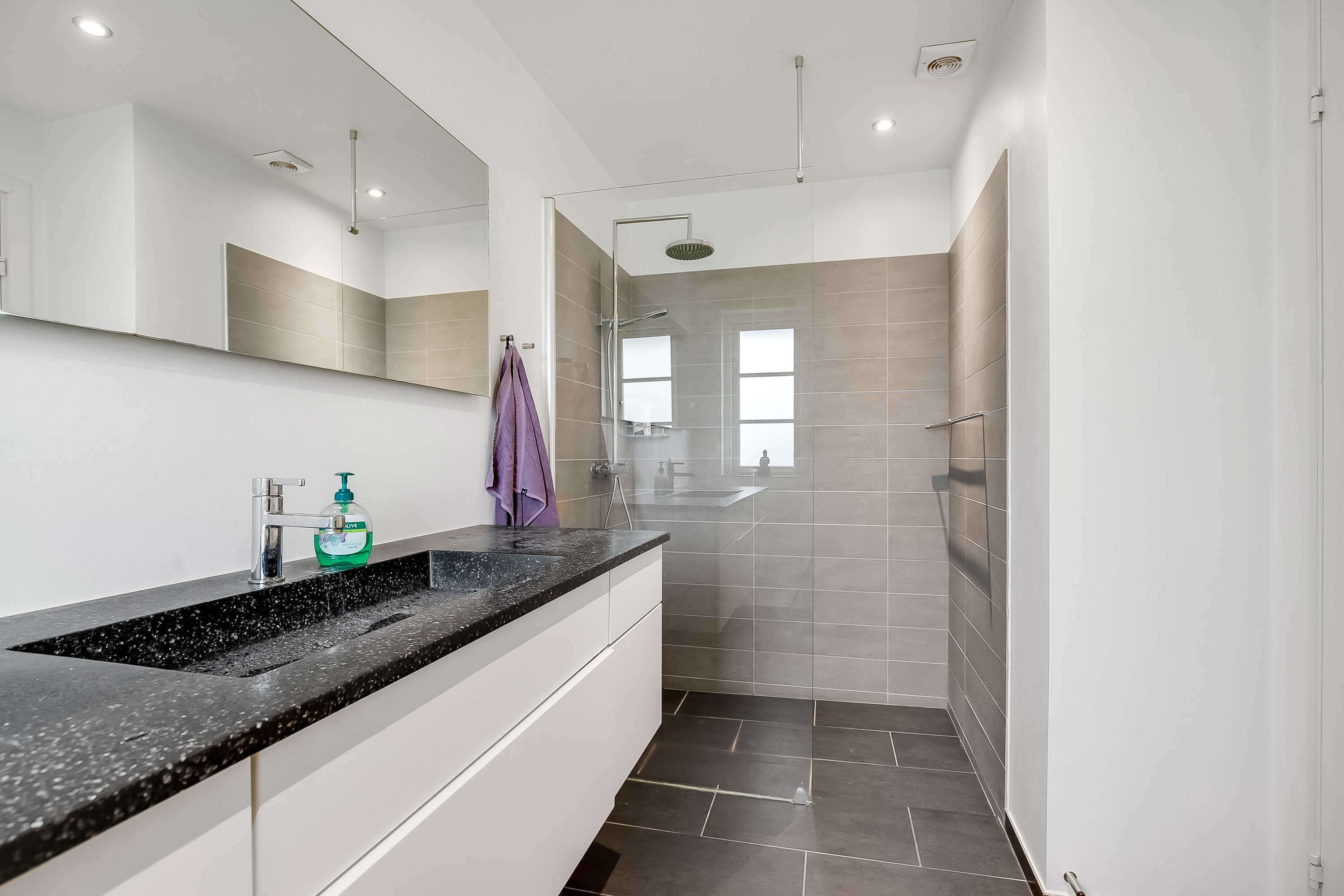 Fremhævet badeværelse billede i fuldskærmstilstand. Billede af Prangerager 84, Bredballe, 7120 Vejle Øst