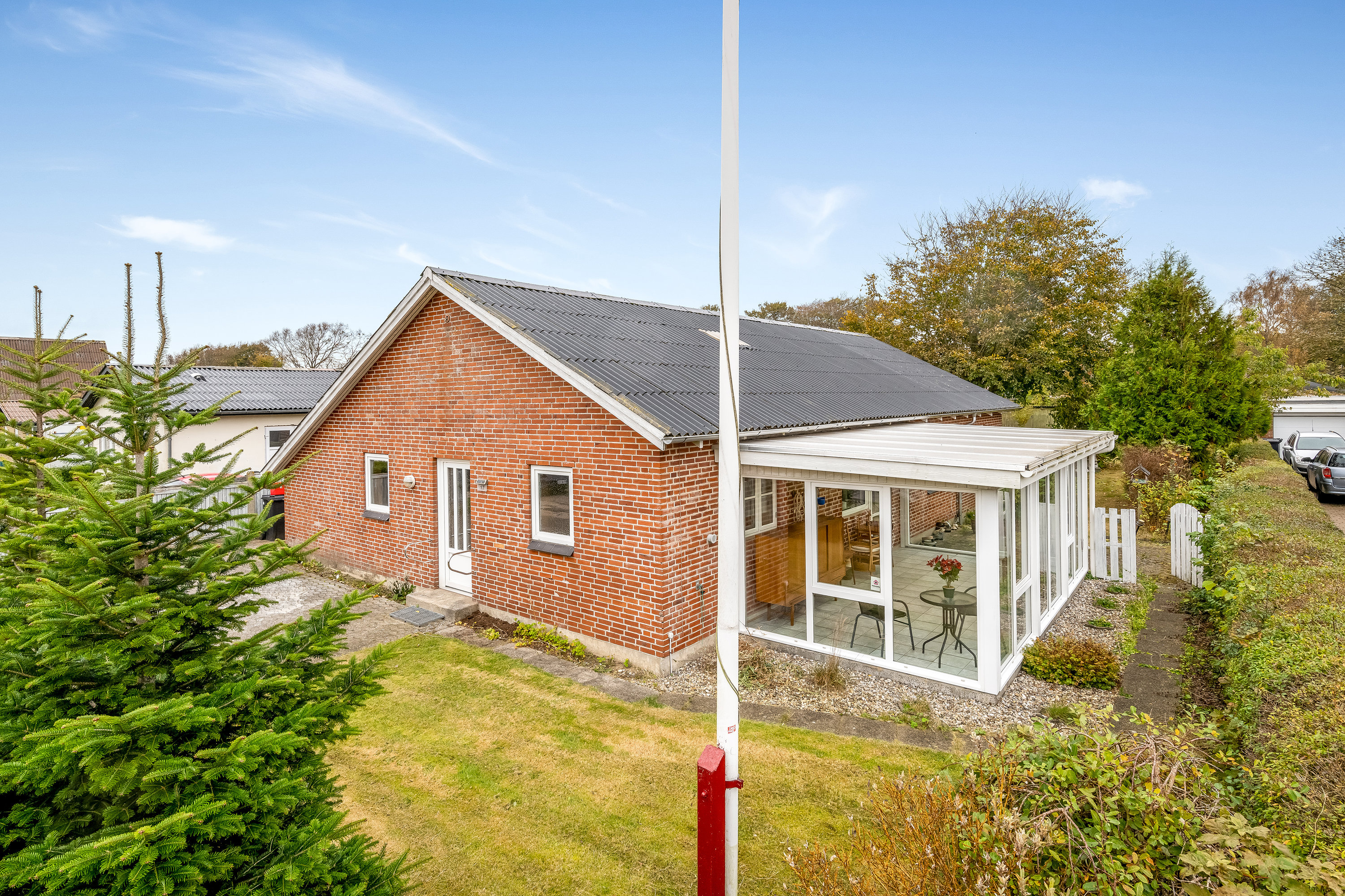 Fremhævet facade billede i fuldskærmstilstand. Billede af Tjørnevej 17, 6880 Tarm