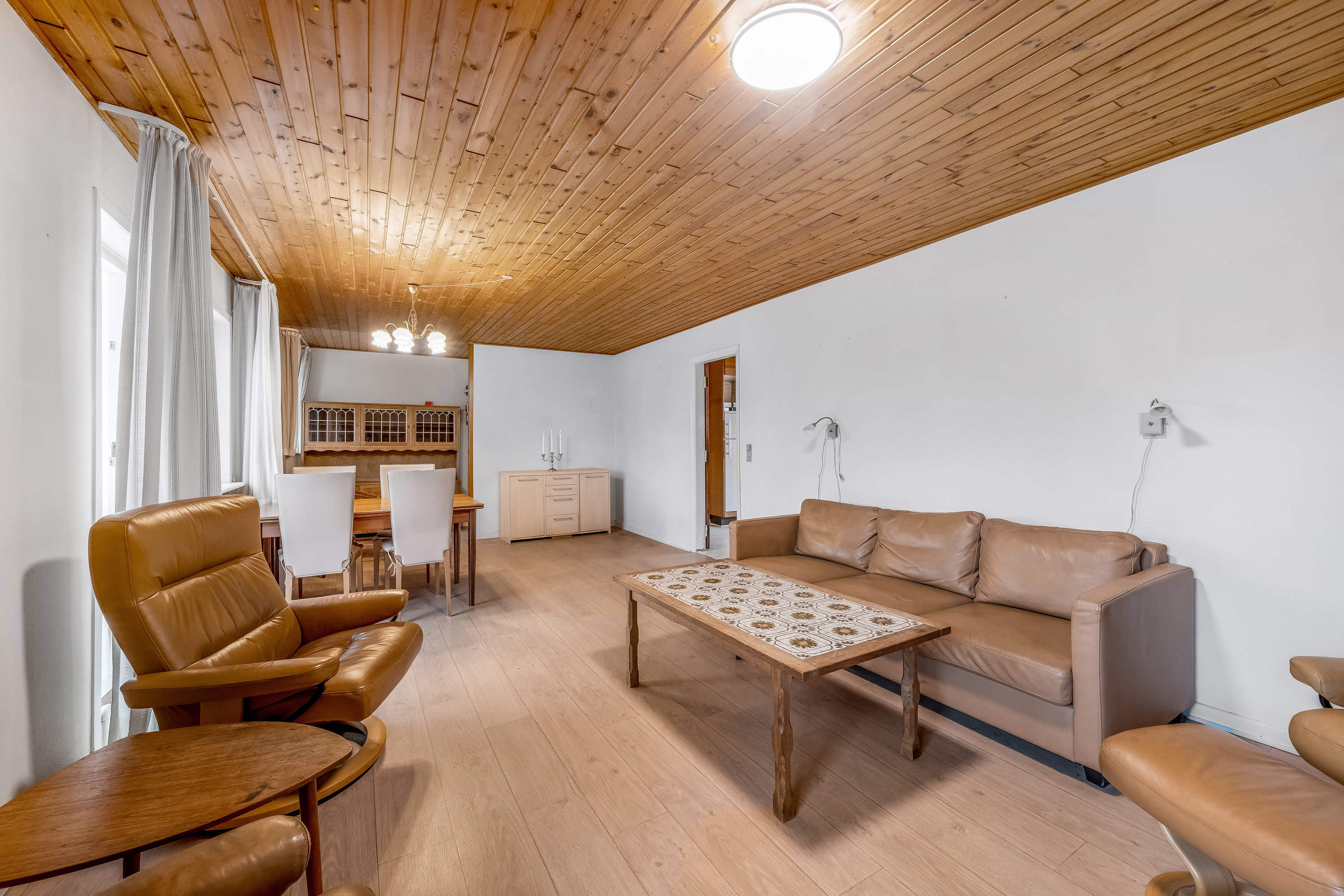 Fremhævet stue billede i fuldskærmstilstand. Billede af Tjørnevej 17, 6880 Tarm