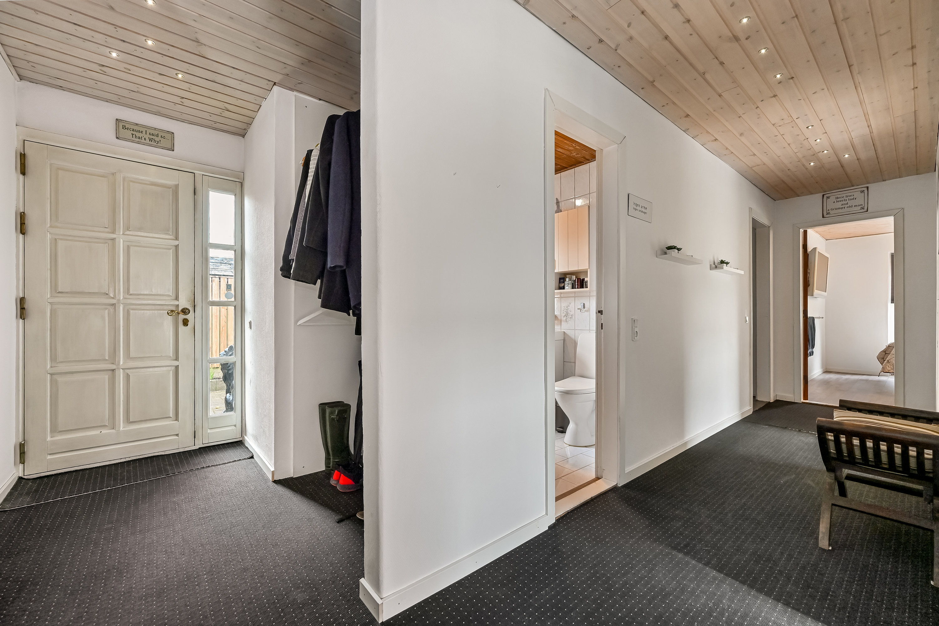 Fremhævet entré billede i fuldskærmstilstand. Billede af Nyvangsvej 14, Lind, 7400 Herning