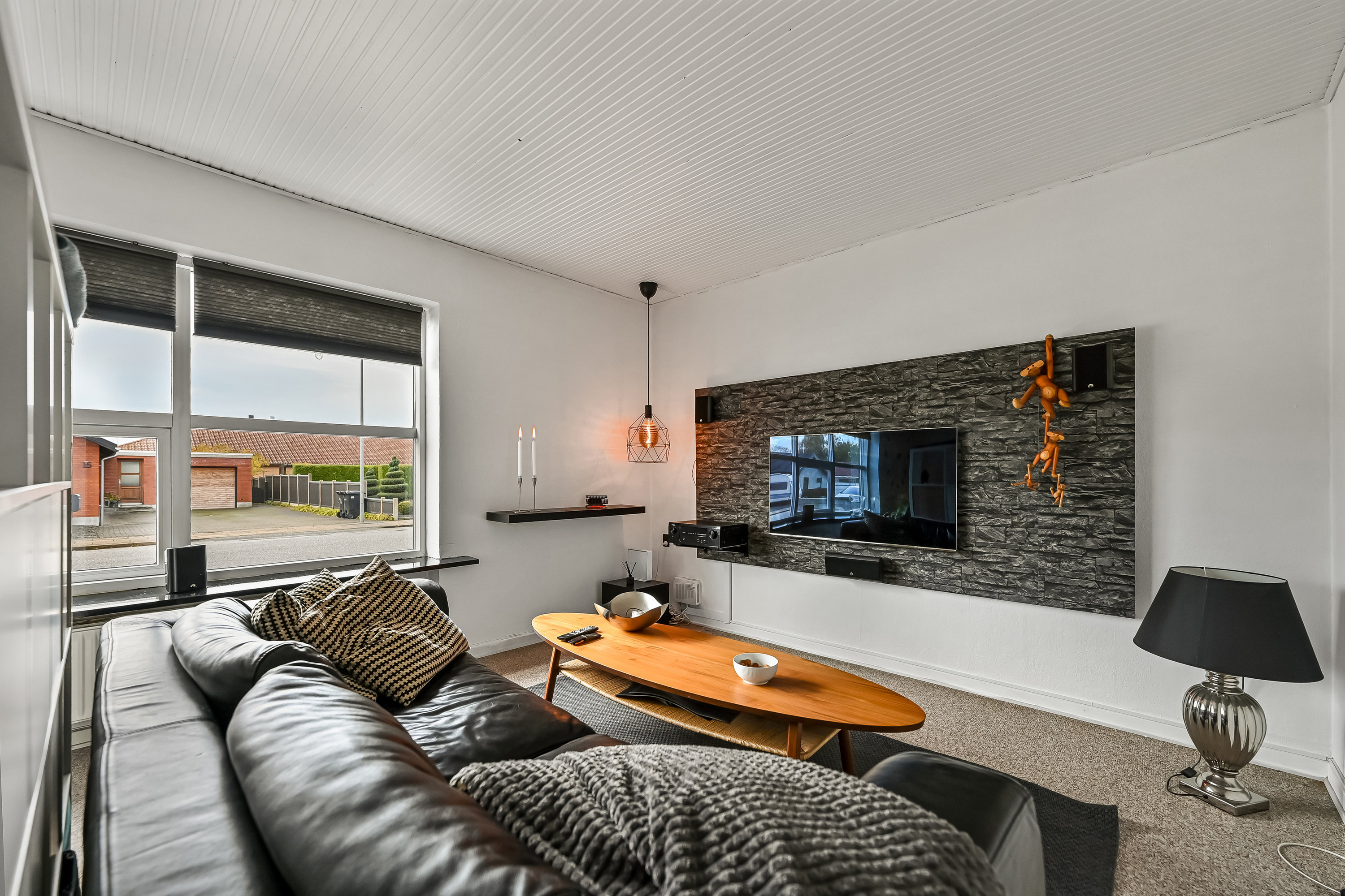 Fremhævet stue billede i fuldskærmstilstand. Billede af Nyvangsvej 14, Lind, 7400 Herning