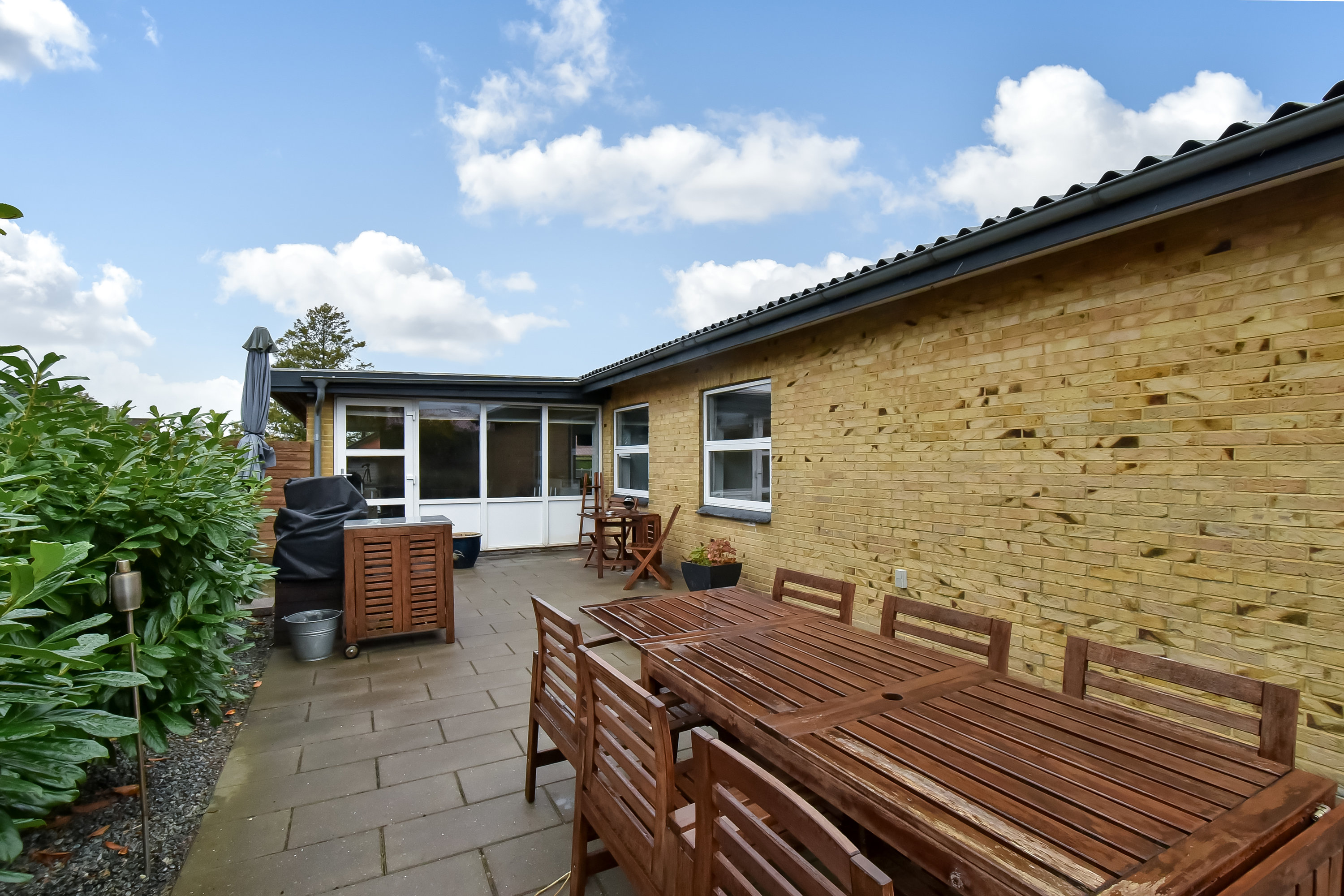 Fremhævet terrasse billede i fuldskærmstilstand. Billede af Nyvangsvej 14, Lind, 7400 Herning