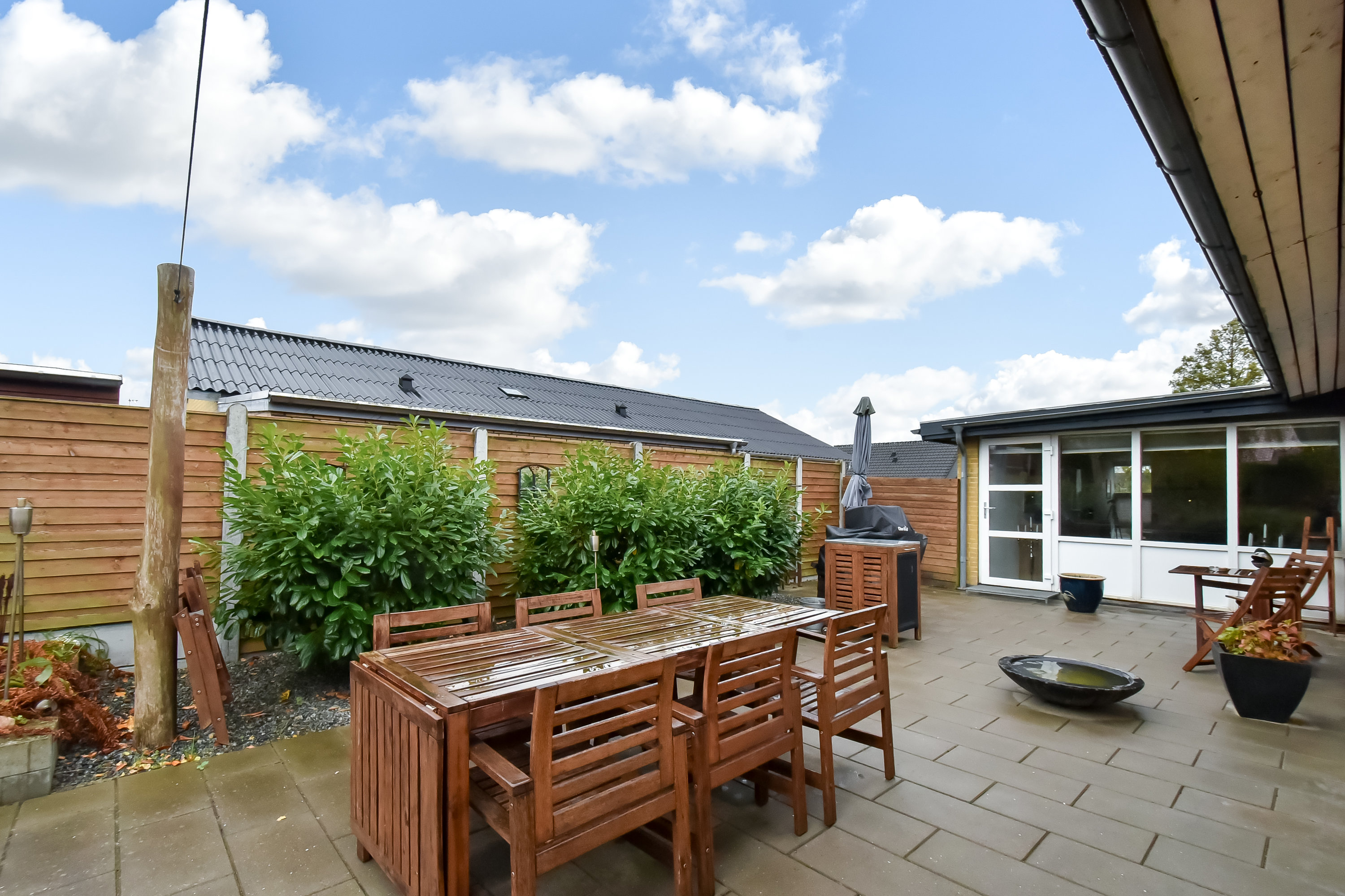 Fremhævet terrasse billede i fuldskærmstilstand. Billede af Nyvangsvej 14, Lind, 7400 Herning