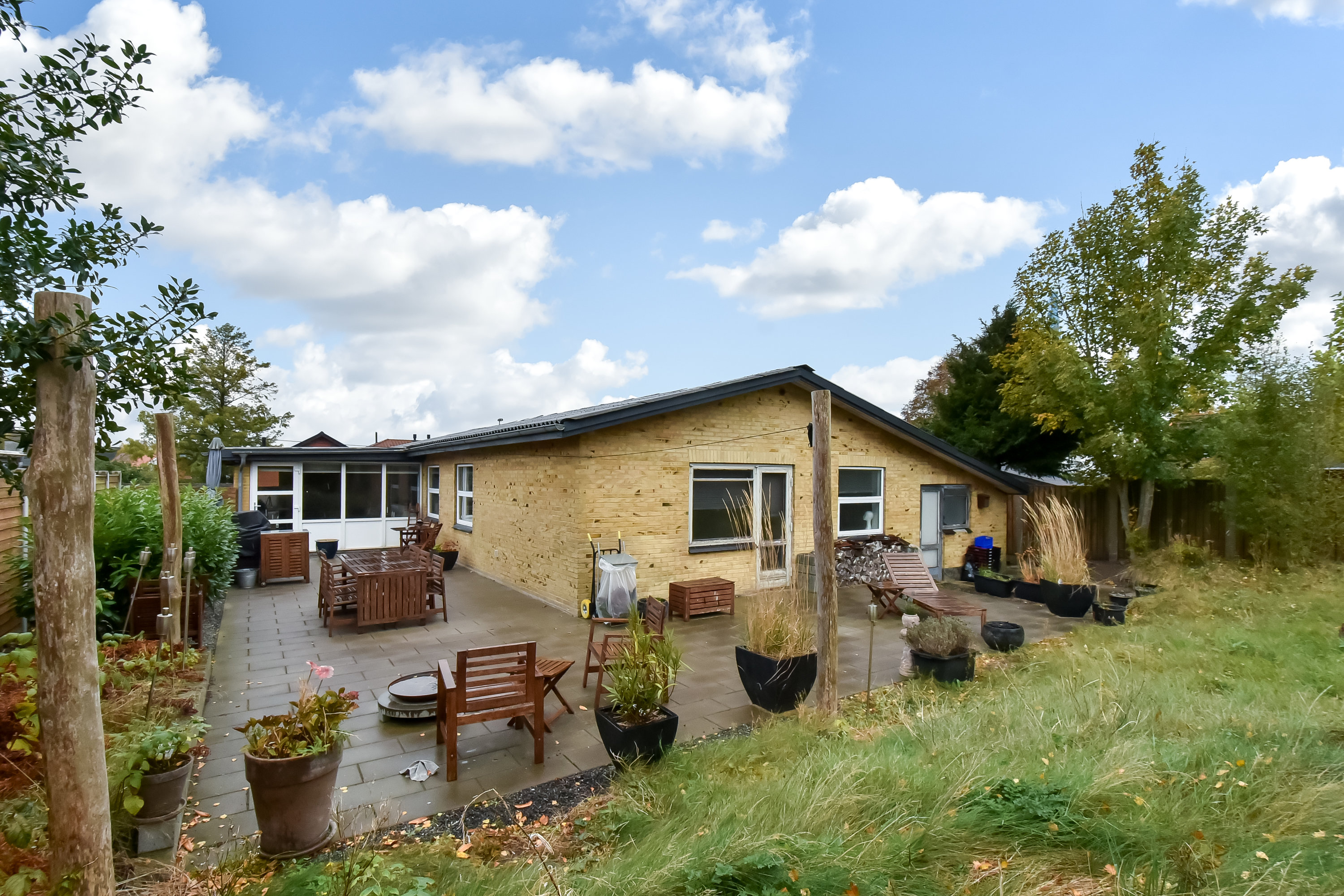 Fremhævet terrasse billede i fuldskærmstilstand. Billede af Nyvangsvej 14, Lind, 7400 Herning