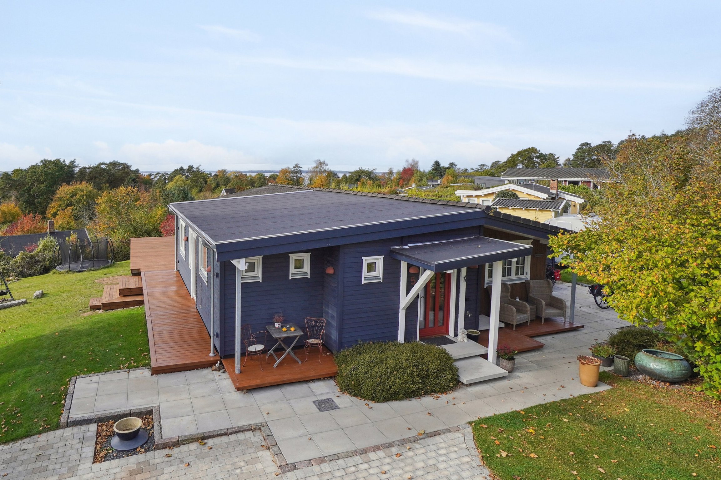 Fremhævet set fra vejen billede i fuldskærmstilstand. Billede af Spurvebakken 5, Kregme, 3300 Frederiksværk