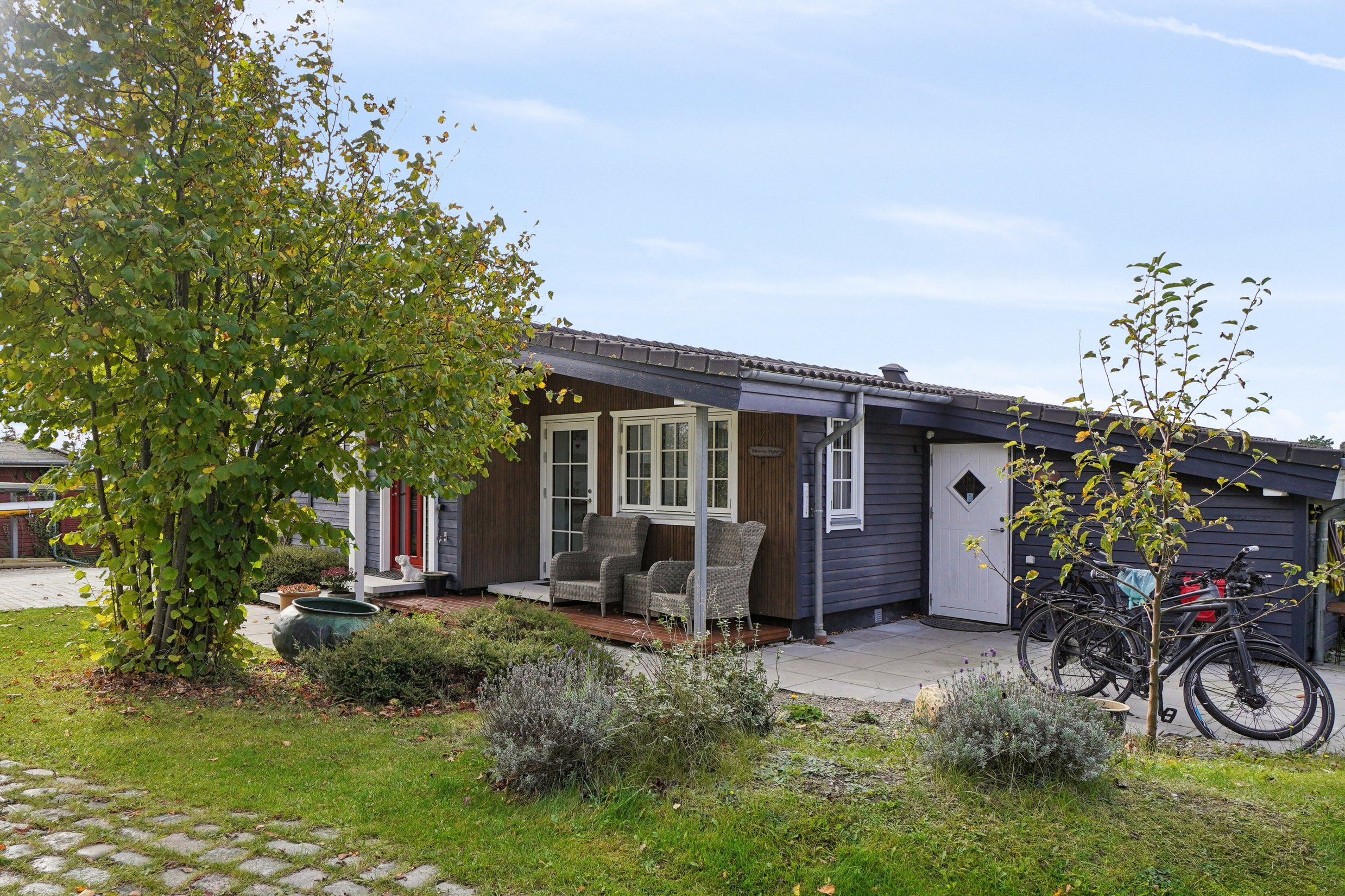 Fremhævet set fra vejen billede i fuldskærmstilstand. Billede af Spurvebakken 5, Kregme, 3300 Frederiksværk