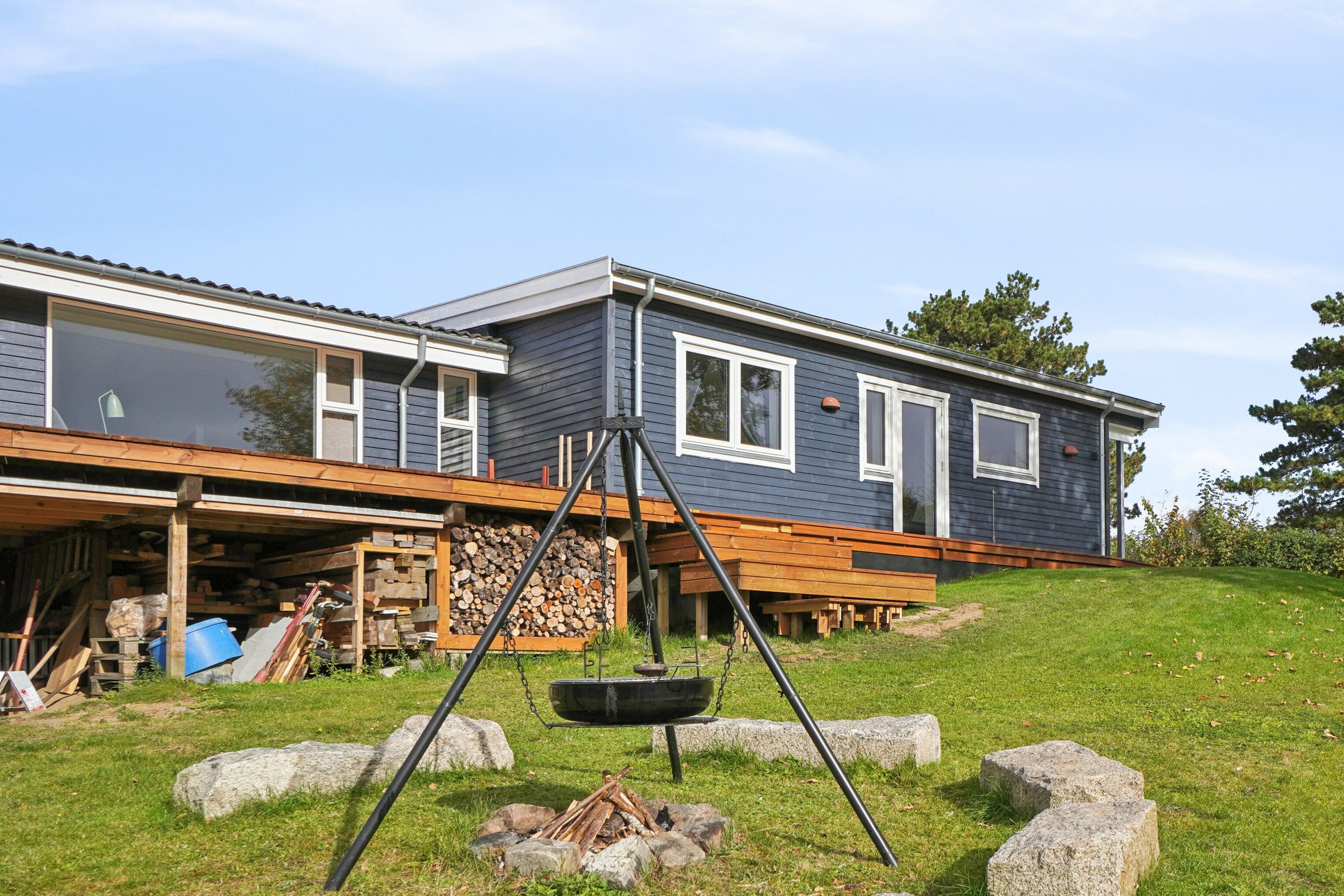 Fremhævet set fra haven billede i fuldskærmstilstand. Billede af Spurvebakken 5, Kregme, 3300 Frederiksværk