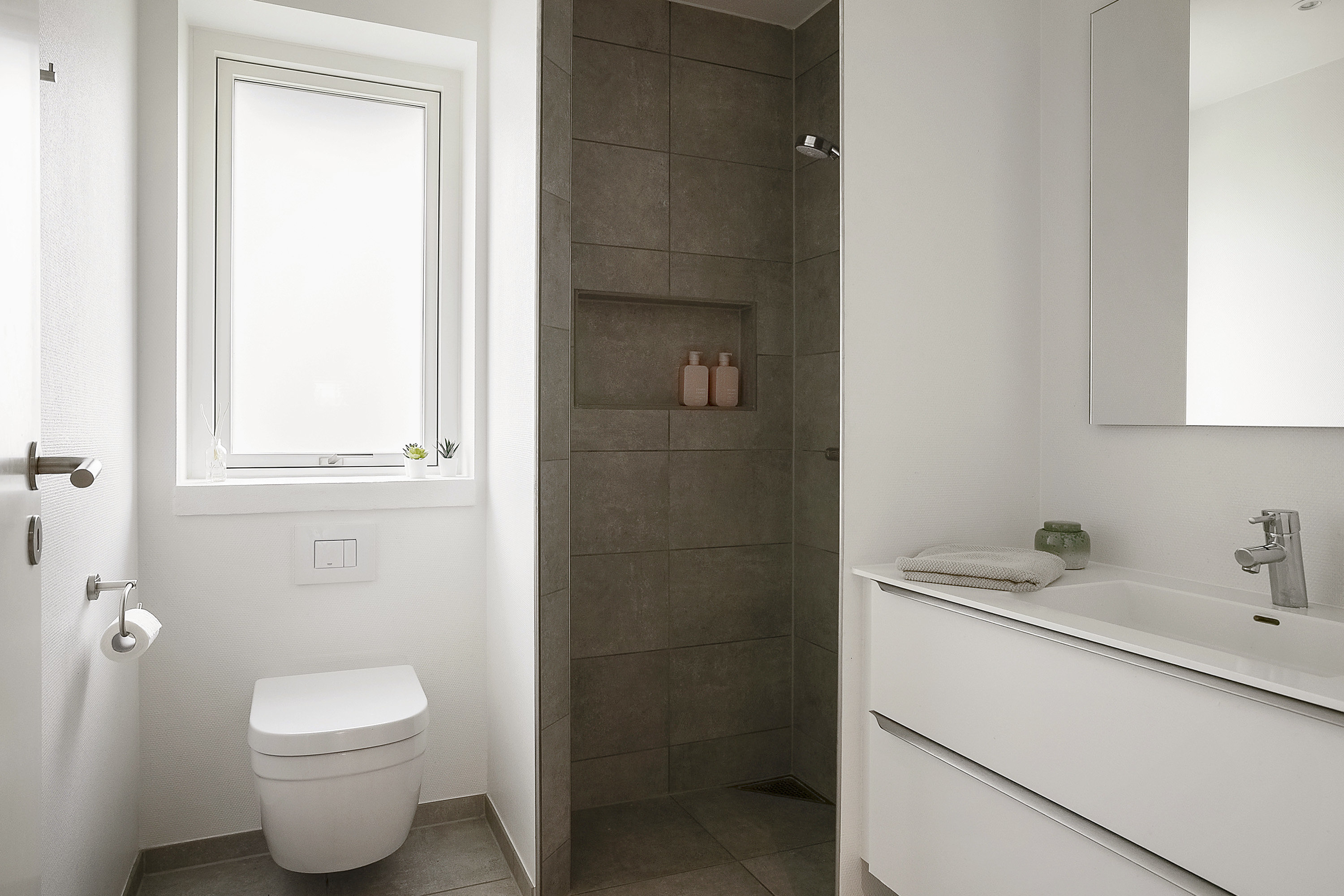 Fremhævet badeværelse billede i fuldskærmstilstand. Billede af Renrosen 7, 8700 Horsens