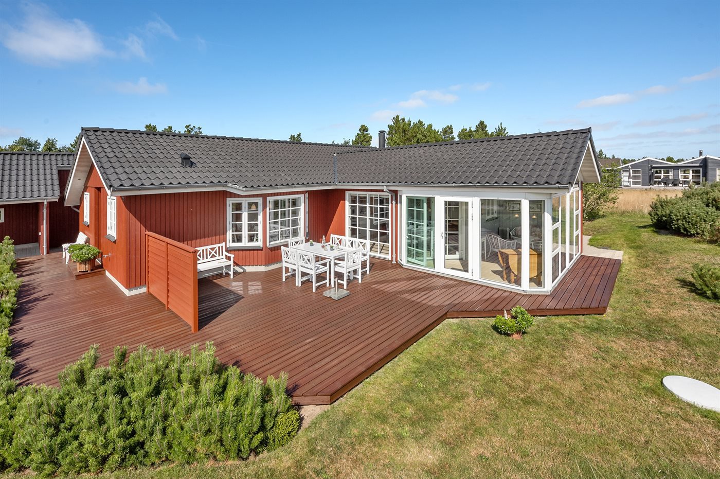 Fremhævet facade billede i fuldskærmstilstand. Billede af Syrenvej 75, Stauning, 6900 Skjern