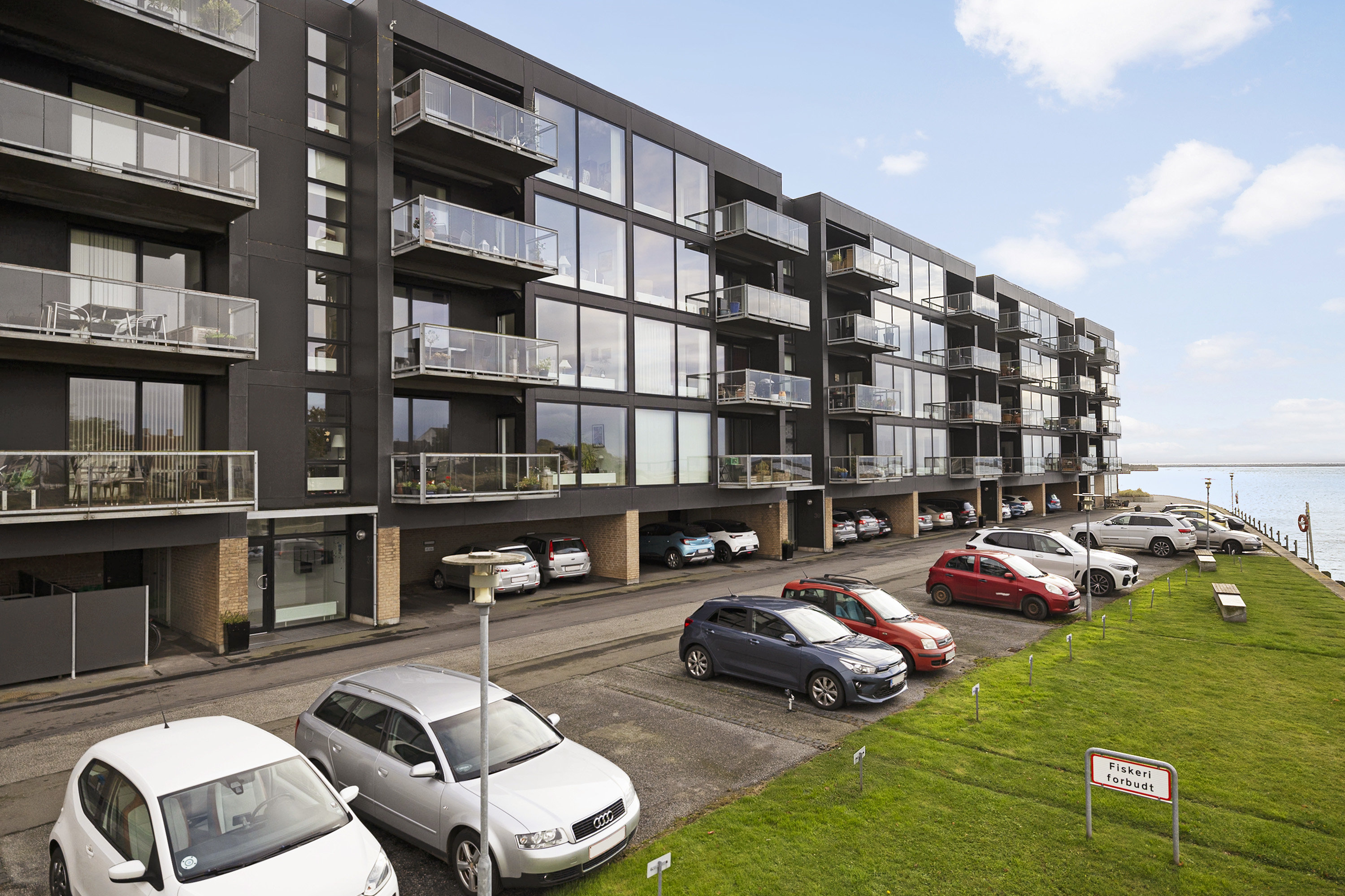 Fremhævet ejendommen billede i fuldskærmstilstand. Billede af Strandvej 37, 2. tv., 4220 Korsør