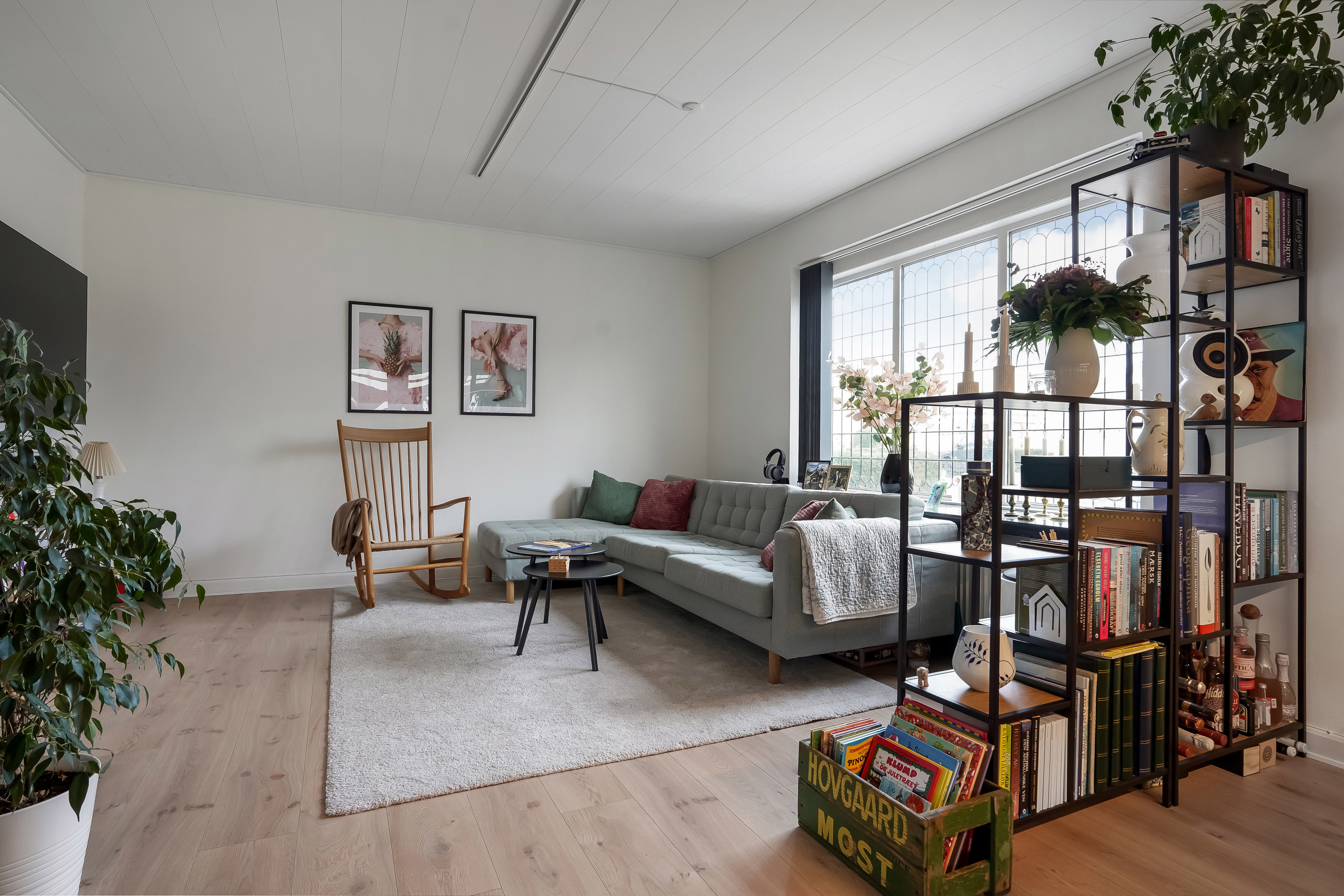 Fremhævet stue billede i fuldskærmstilstand. Billede af Violvej 1, 5500 Middelfart