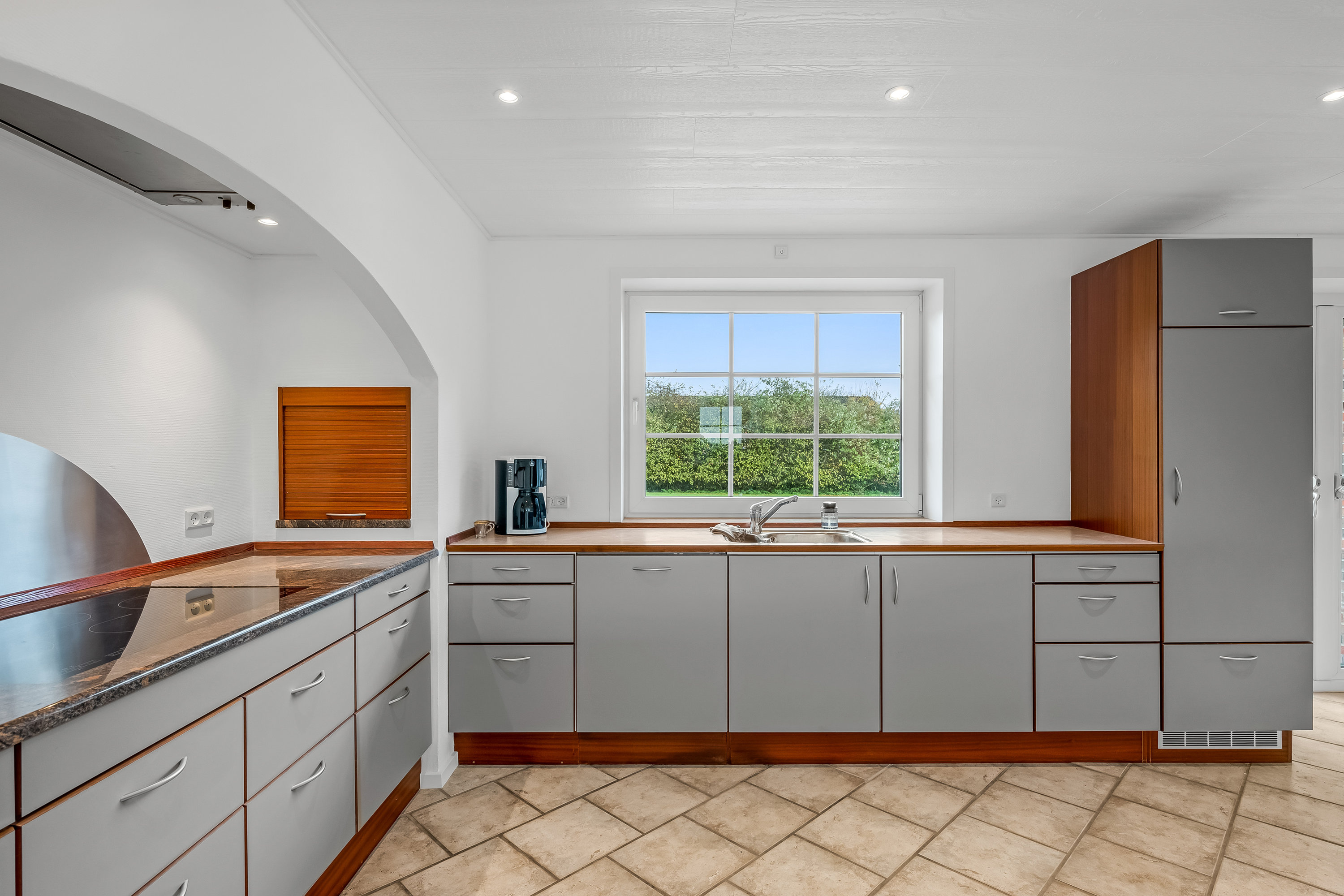 Fremhævet køkken billede i fuldskærmstilstand. Billede af Ahornvej 20, Abild, 6270 Tønder