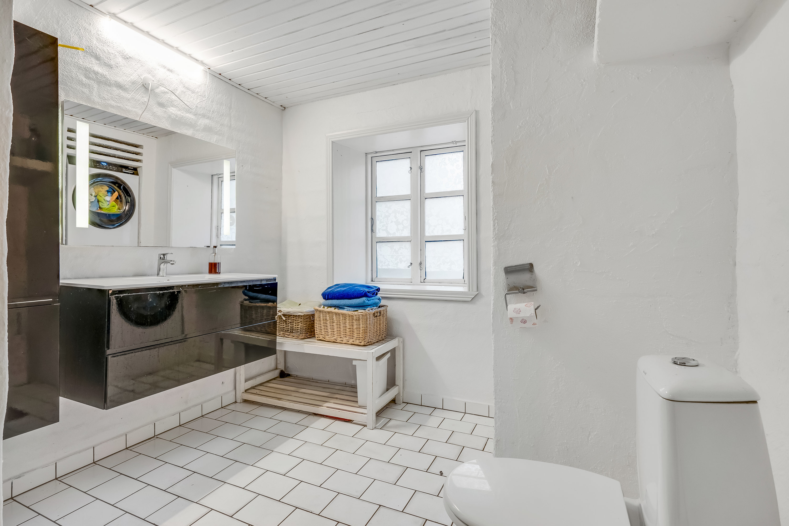 Fremhævet badeværelse billede i fuldskærmstilstand. Billede af Fogderup Bygade 19, 6372 Bylderup-Bov