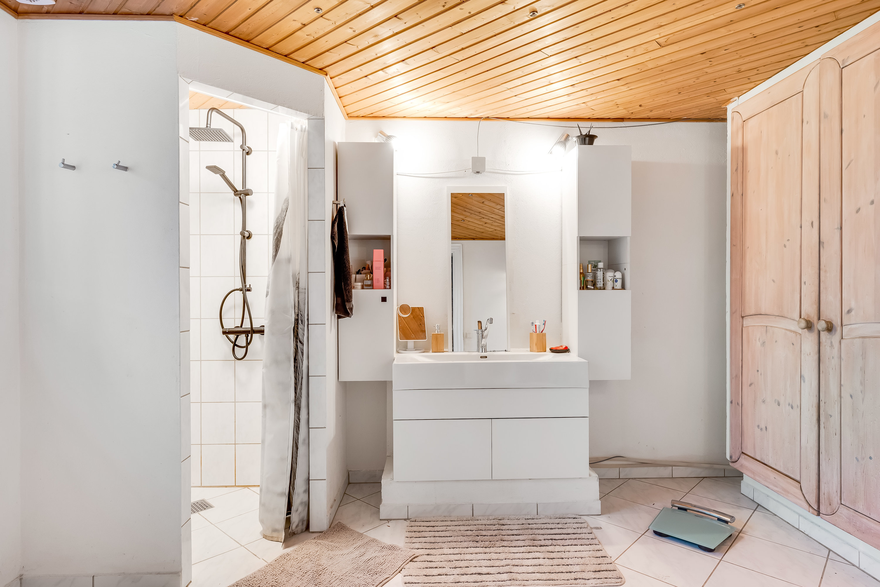 Fremhævet badeværelse billede i fuldskærmstilstand. Billede af Fogderup Bygade 19, 6372 Bylderup-Bov