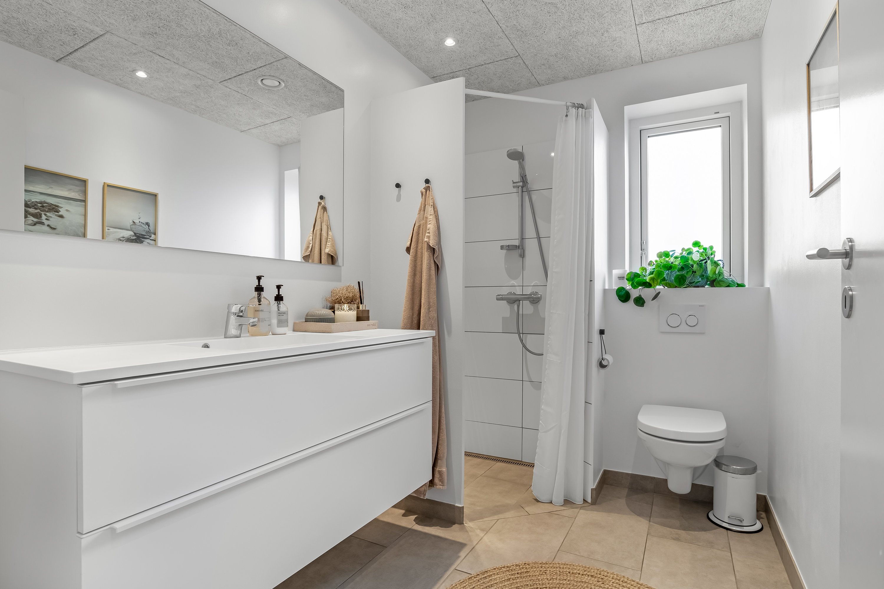 Fremhævet badeværelse billede i fuldskærmstilstand. Billede af Folden 25, 7500 Holstebro