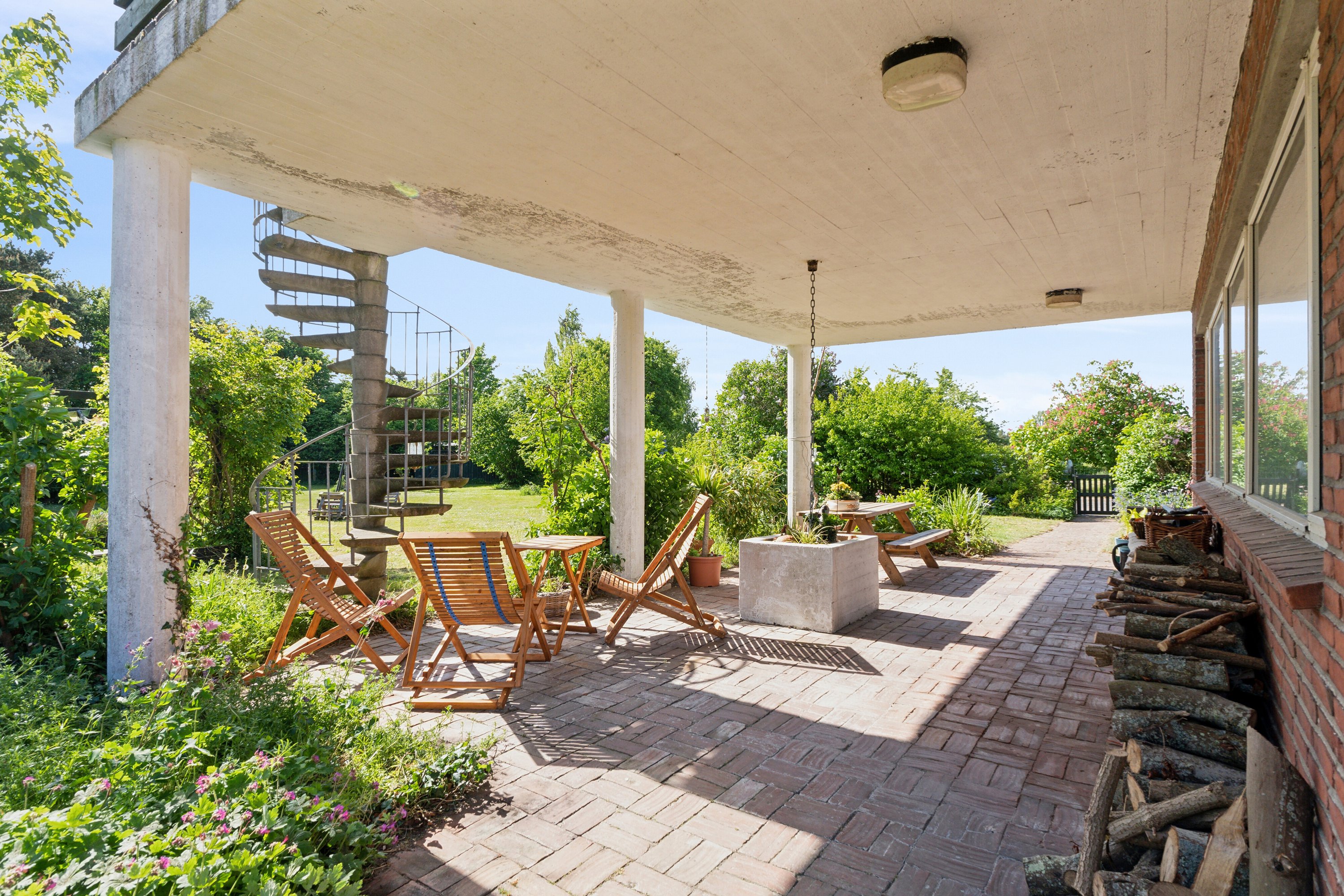 Fremhævet overdækket terrasse billede i fuldskærmstilstand. Billede af Kølstrupvej 41, 5330 Munkebo