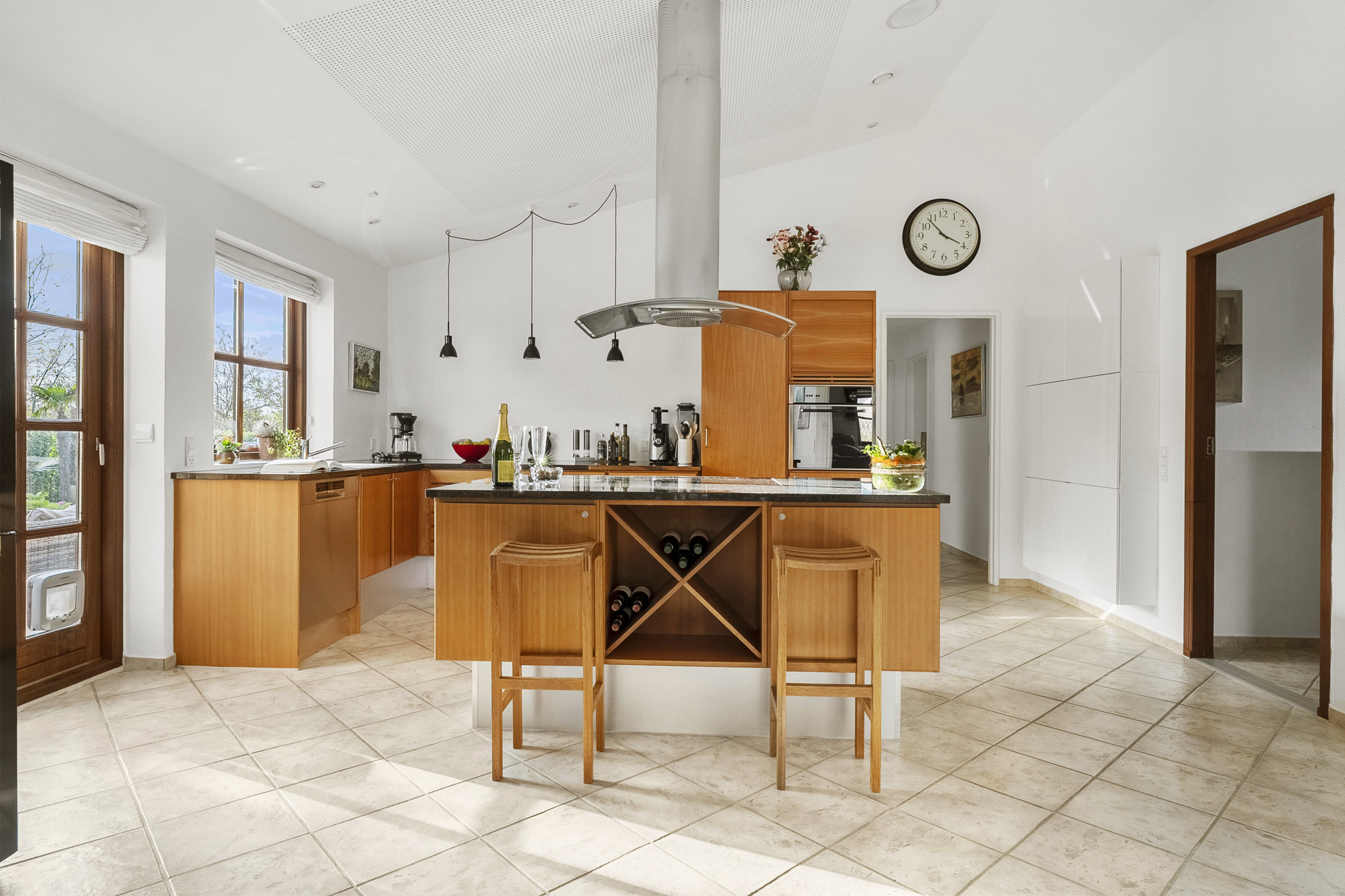 Fremhævet køkken billede i fuldskærmstilstand. Billede af Byvangen 96, 8700 Horsens