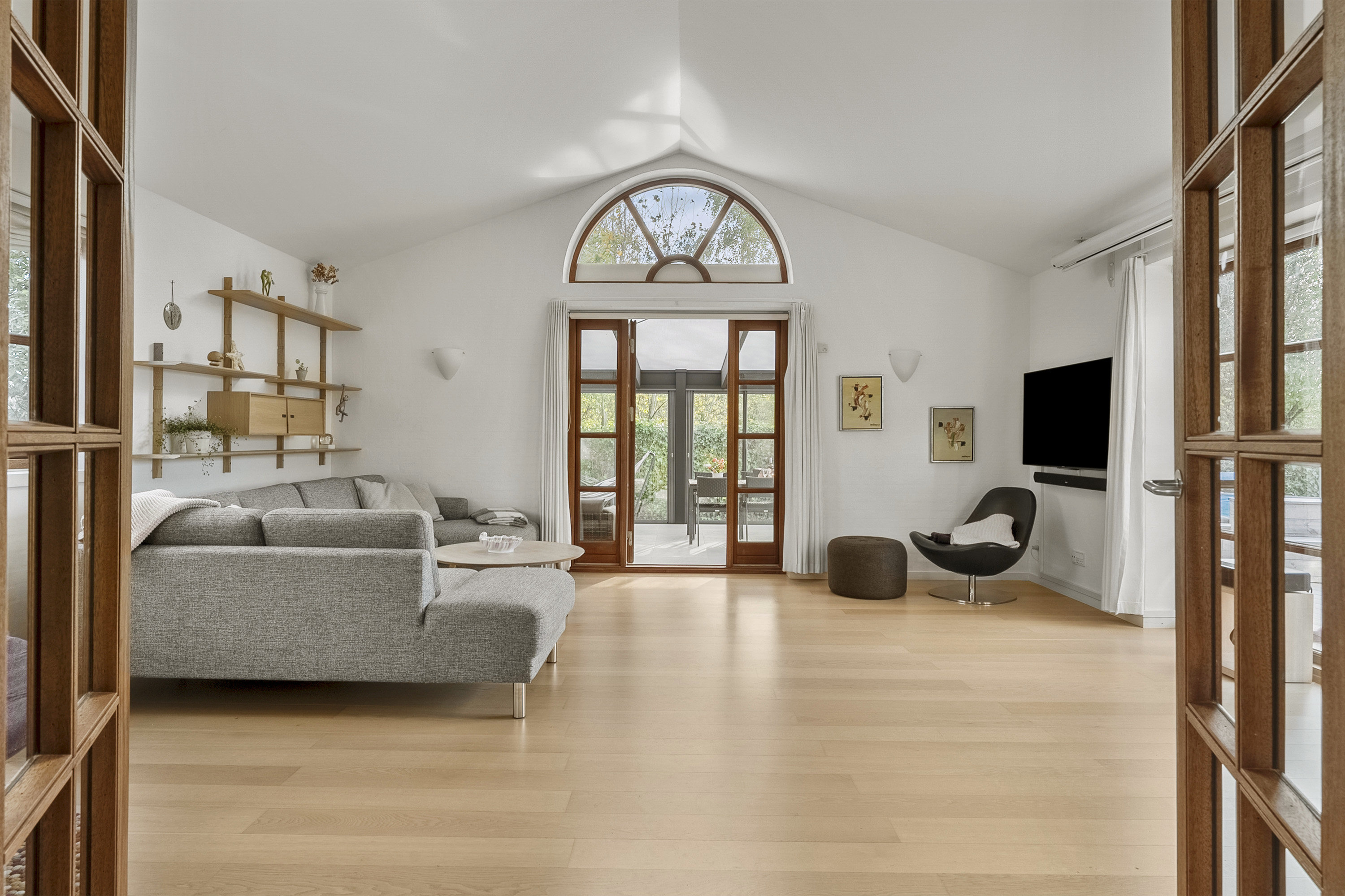 Fremhævet stue billede i fuldskærmstilstand. Billede af Byvangen 96, 8700 Horsens