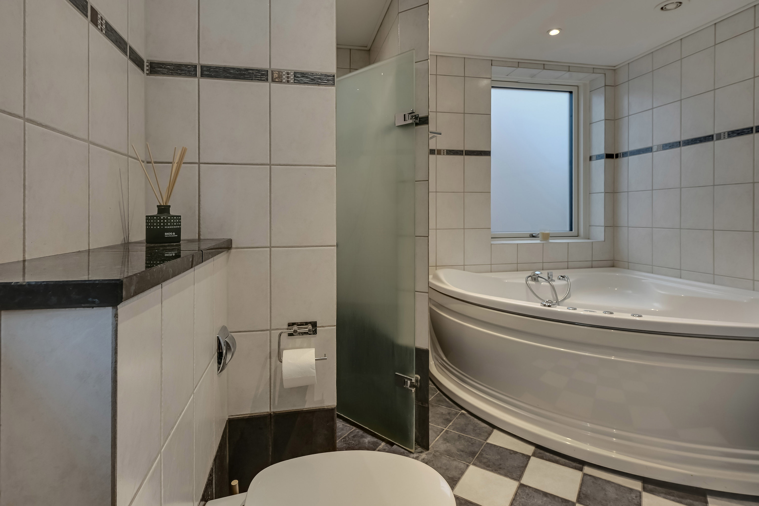 Fremhævet badeværelse billede i fuldskærmstilstand. Billede af Stormgade 82, 6700 Esbjerg