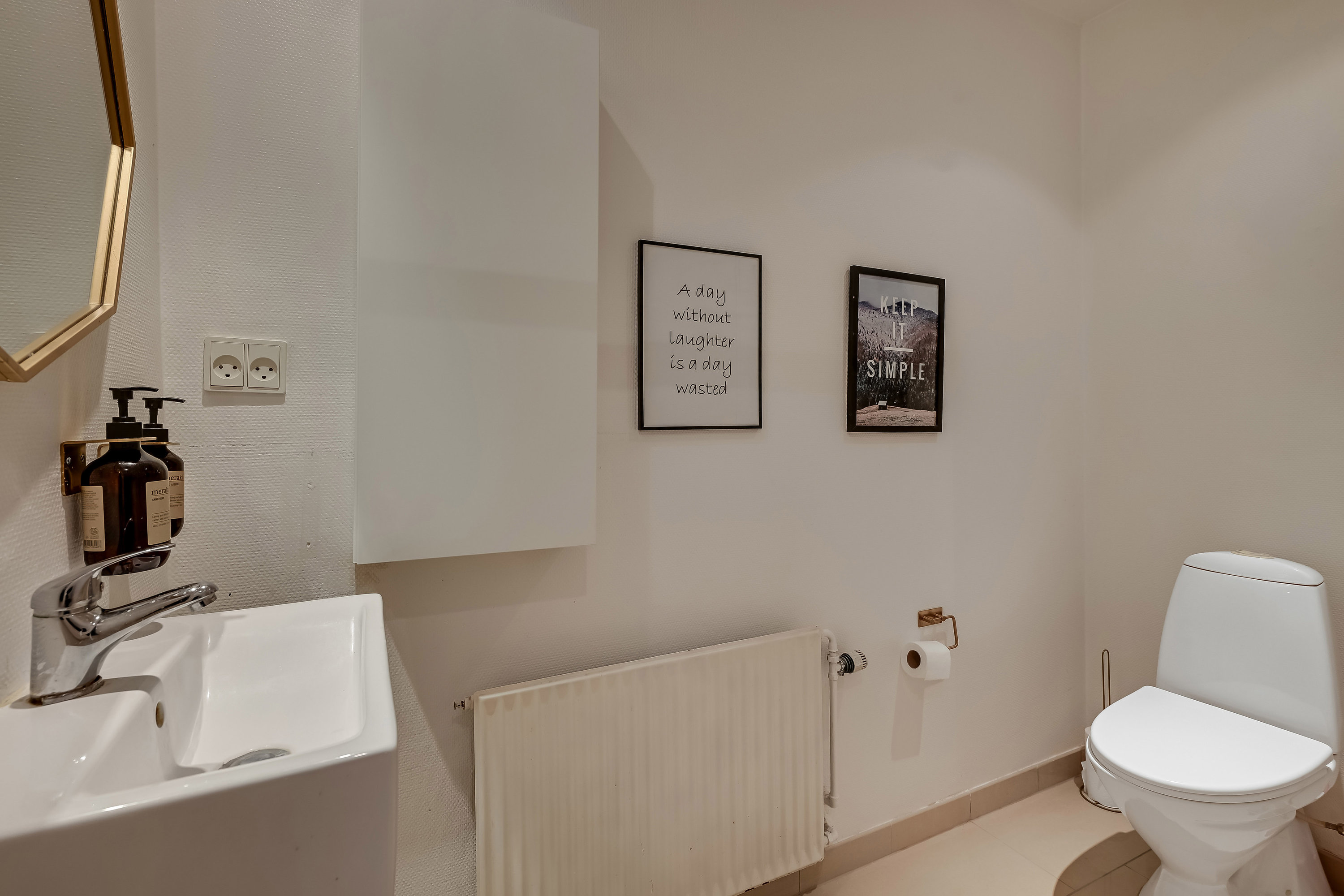 Fremhævet toilet billede i fuldskærmstilstand. Billede af Stormgade 82, 6700 Esbjerg