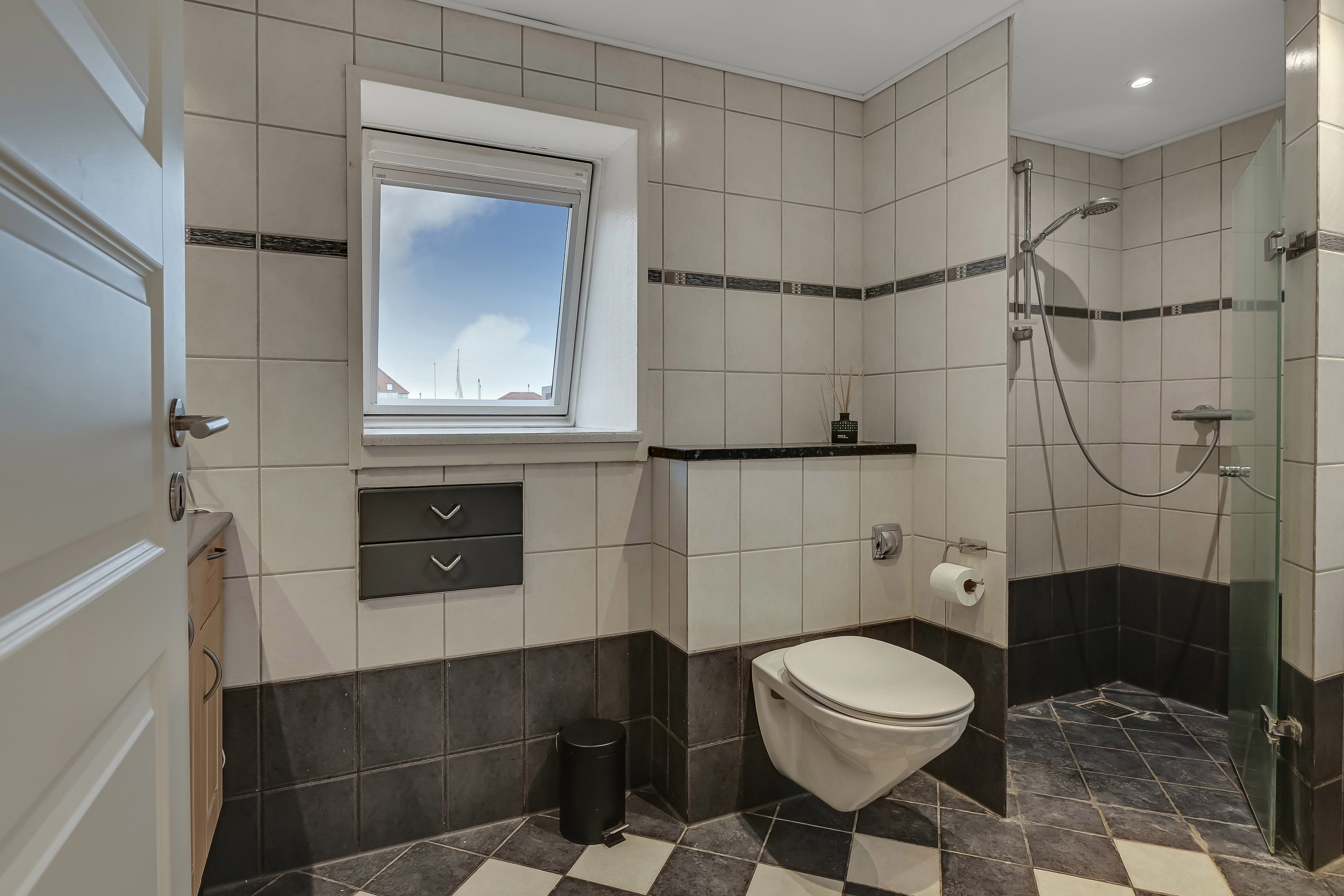 Fremhævet badeværelse billede i fuldskærmstilstand. Billede af Stormgade 82, 6700 Esbjerg