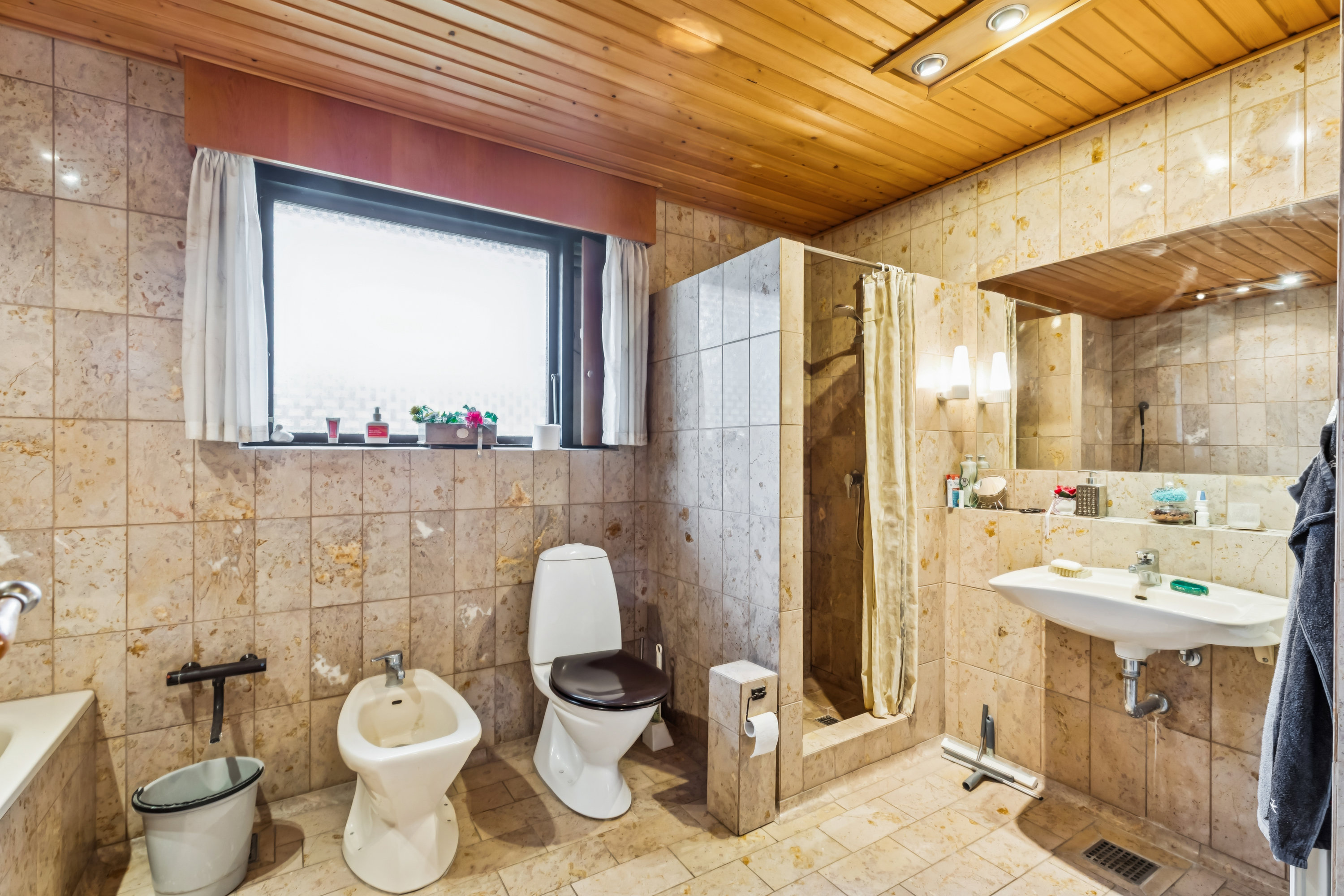 Fremhævet badeværelse billede i fuldskærmstilstand. Billede af Valby Søndergade 29, 2630 Taastrup