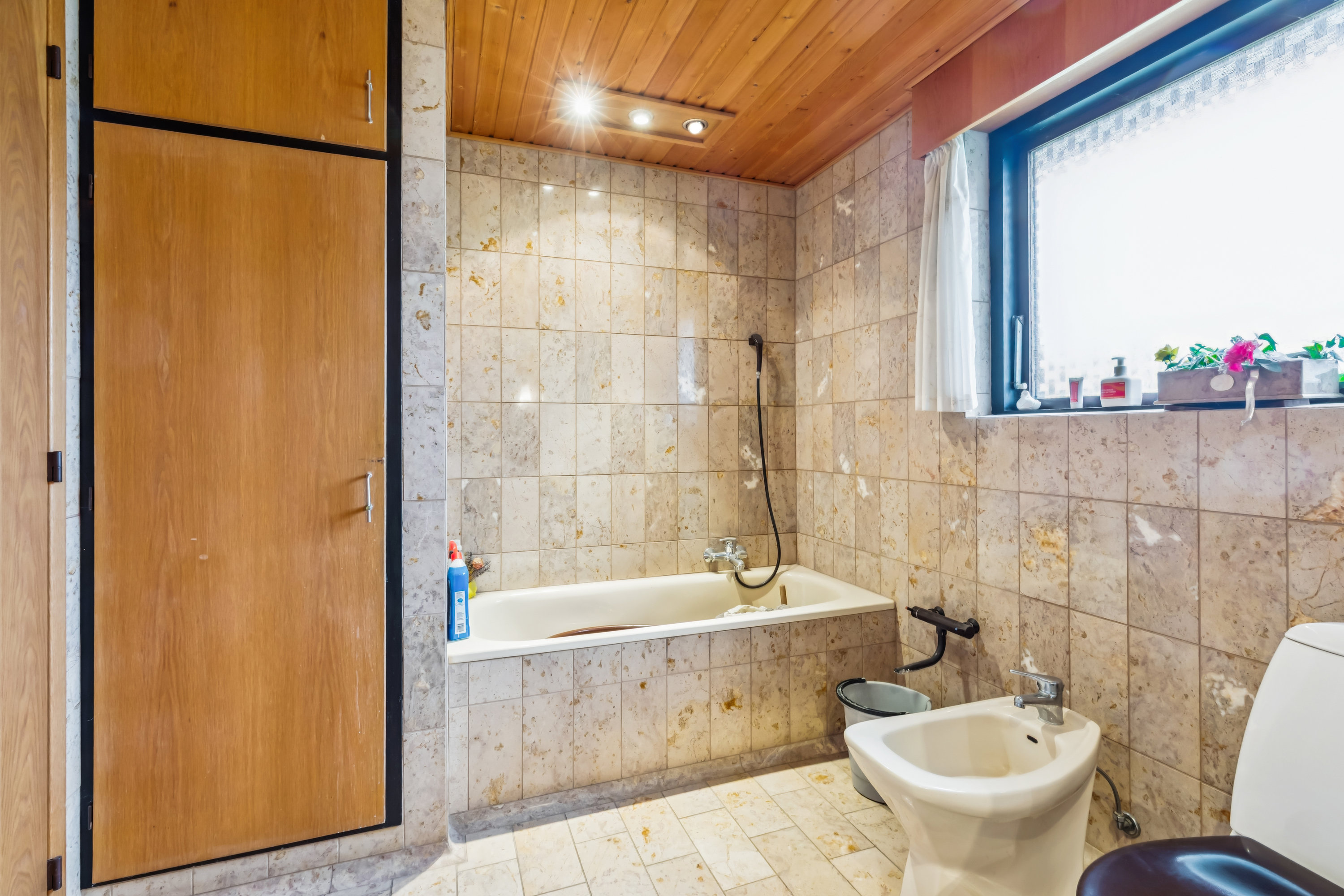 Fremhævet badeværelse billede i fuldskærmstilstand. Billede af Valby Søndergade 29, 2630 Taastrup