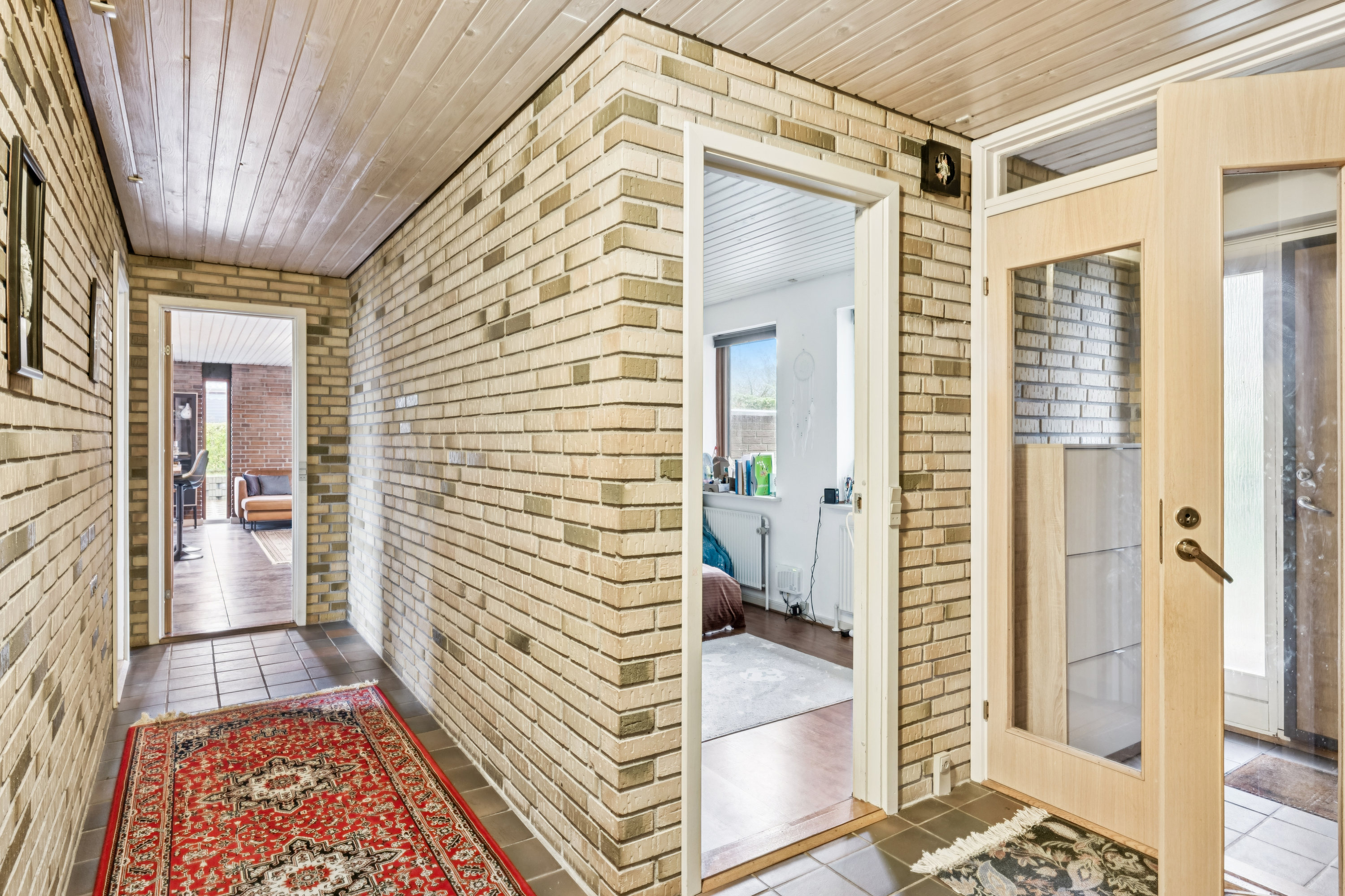 Fremhævet gang billede i fuldskærmstilstand. Billede af Grødehøjvænget 20, Feldballe, 8410 Rønde