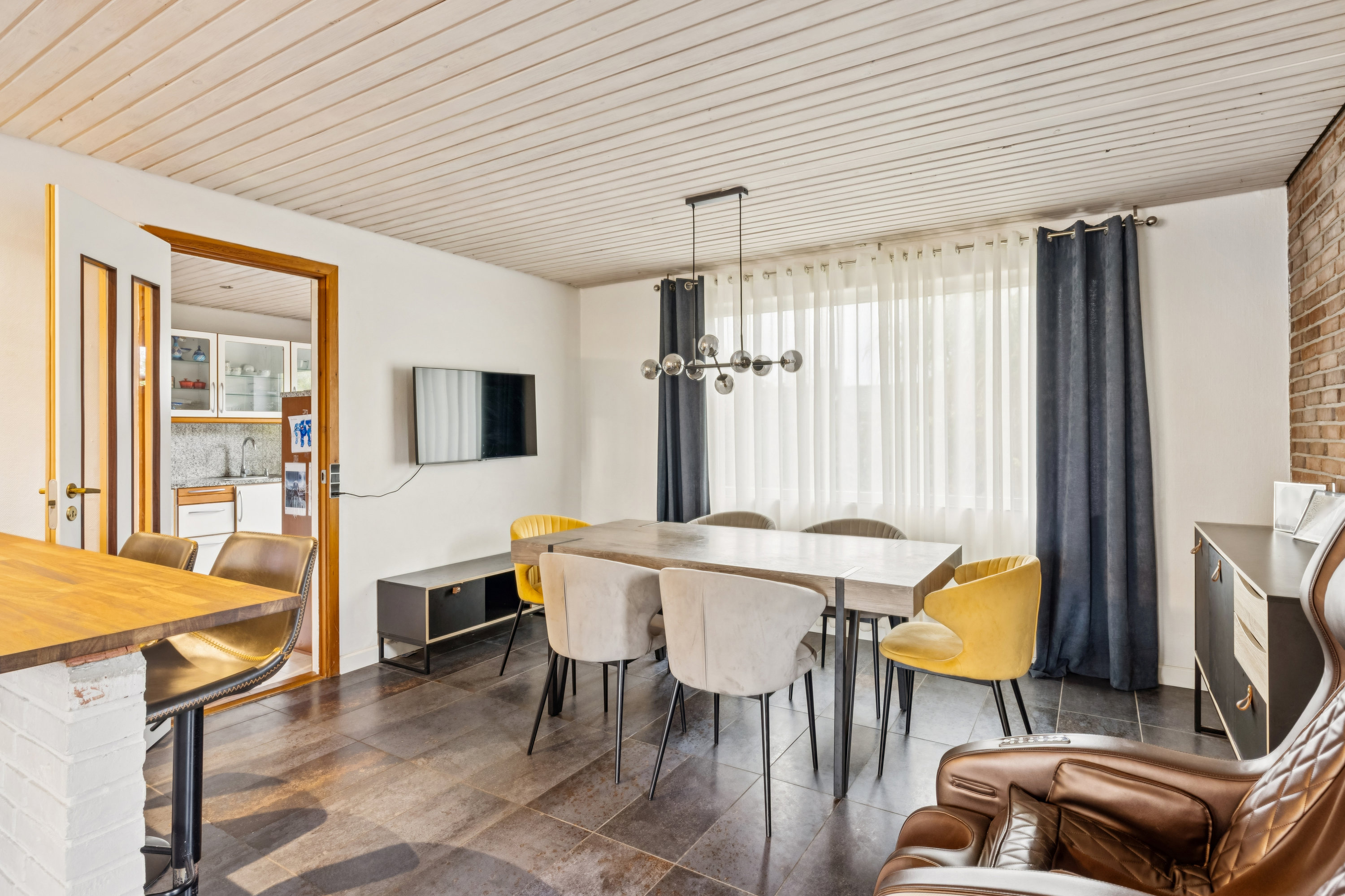 Fremhævet stue billede i fuldskærmstilstand. Billede af Grødehøjvænget 20, Feldballe, 8410 Rønde