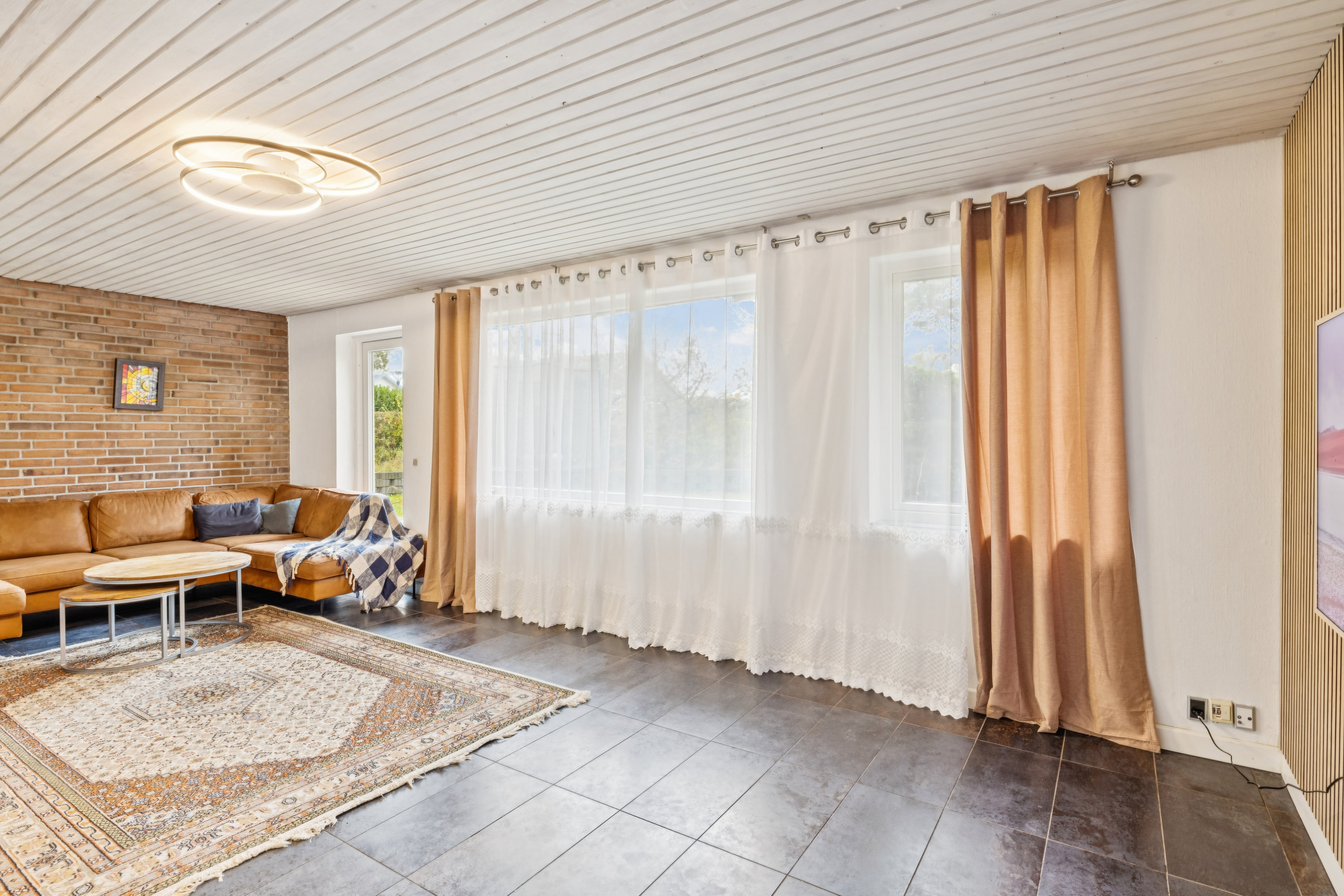 Fremhævet stue billede i fuldskærmstilstand. Billede af Grødehøjvænget 20, Feldballe, 8410 Rønde