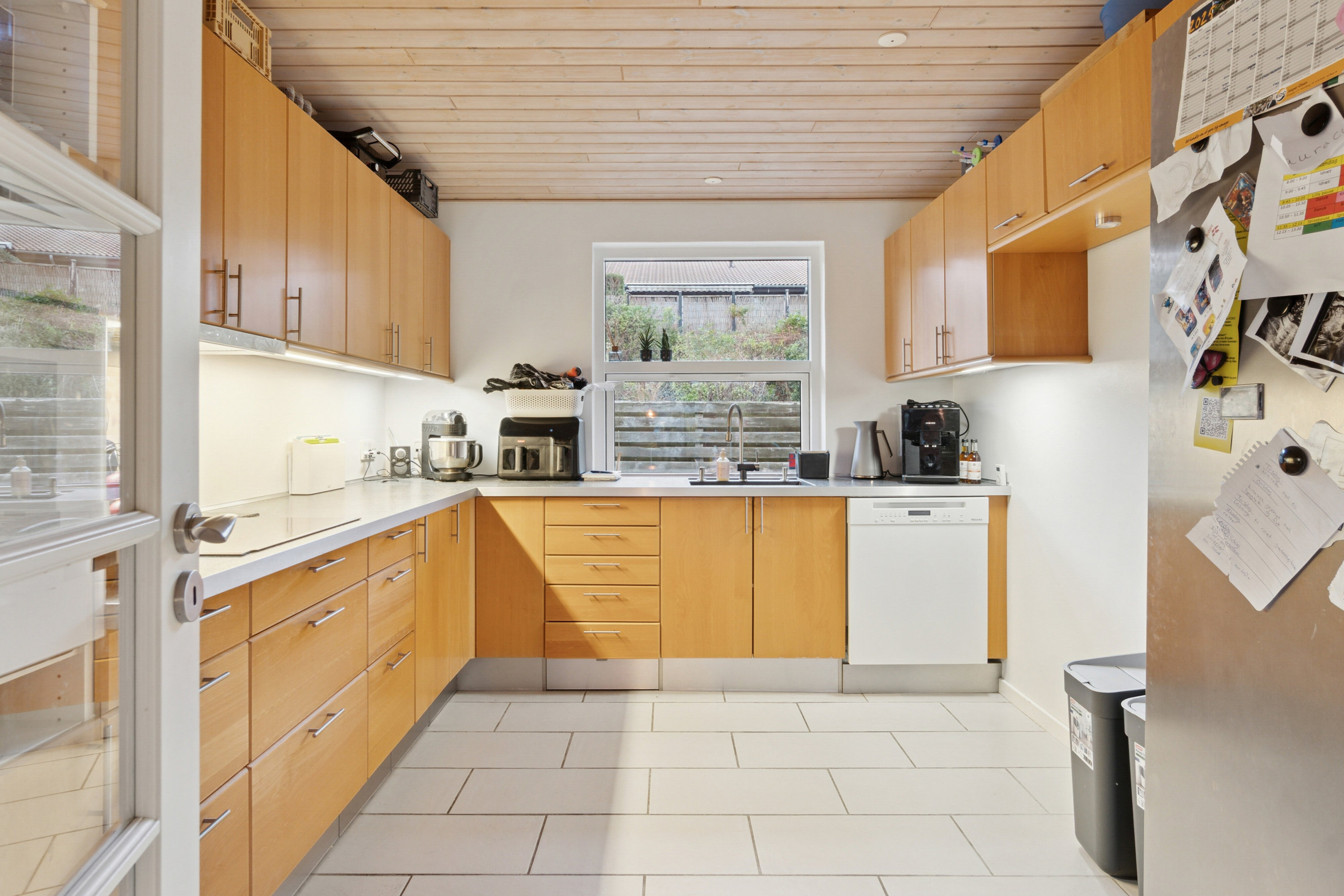 Fremhævet køkken billede i fuldskærmstilstand. Billede af Væbnervænget 6, 4400 Kalundborg