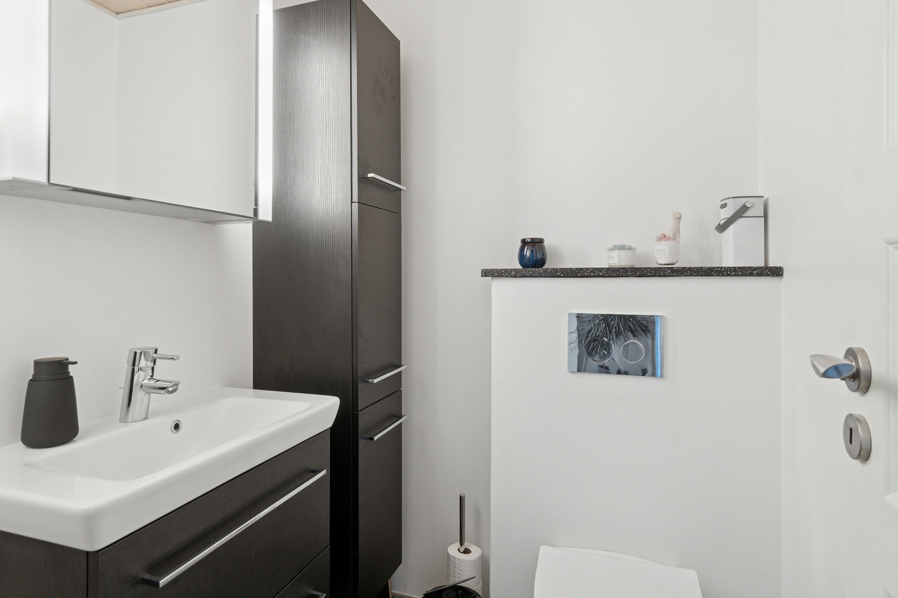 Fremhævet badeværelse billede i fuldskærmstilstand. Billede af Væbnervænget 6, 4400 Kalundborg